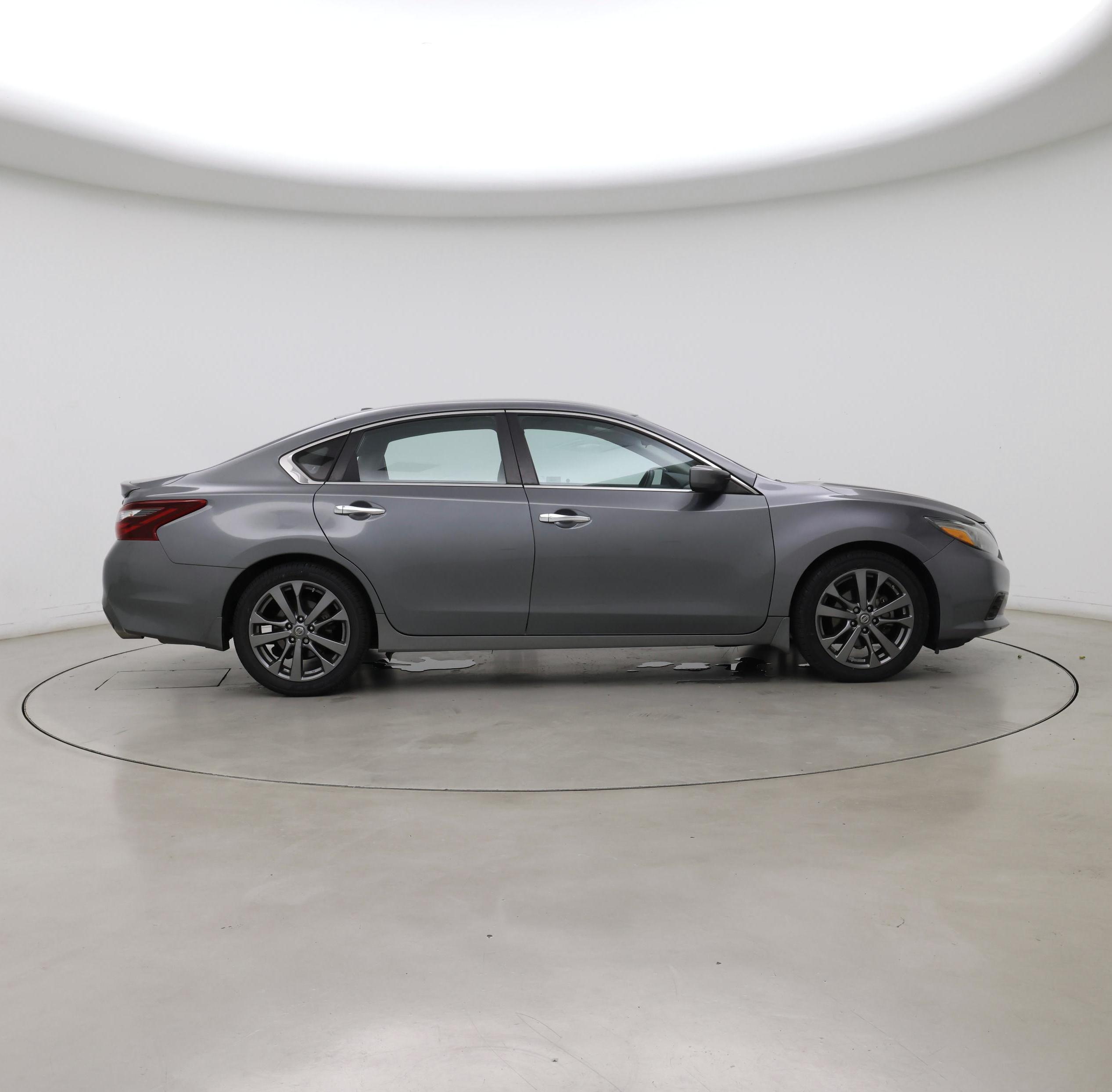 Thumbnail: 2018 Nissan Altima - 7