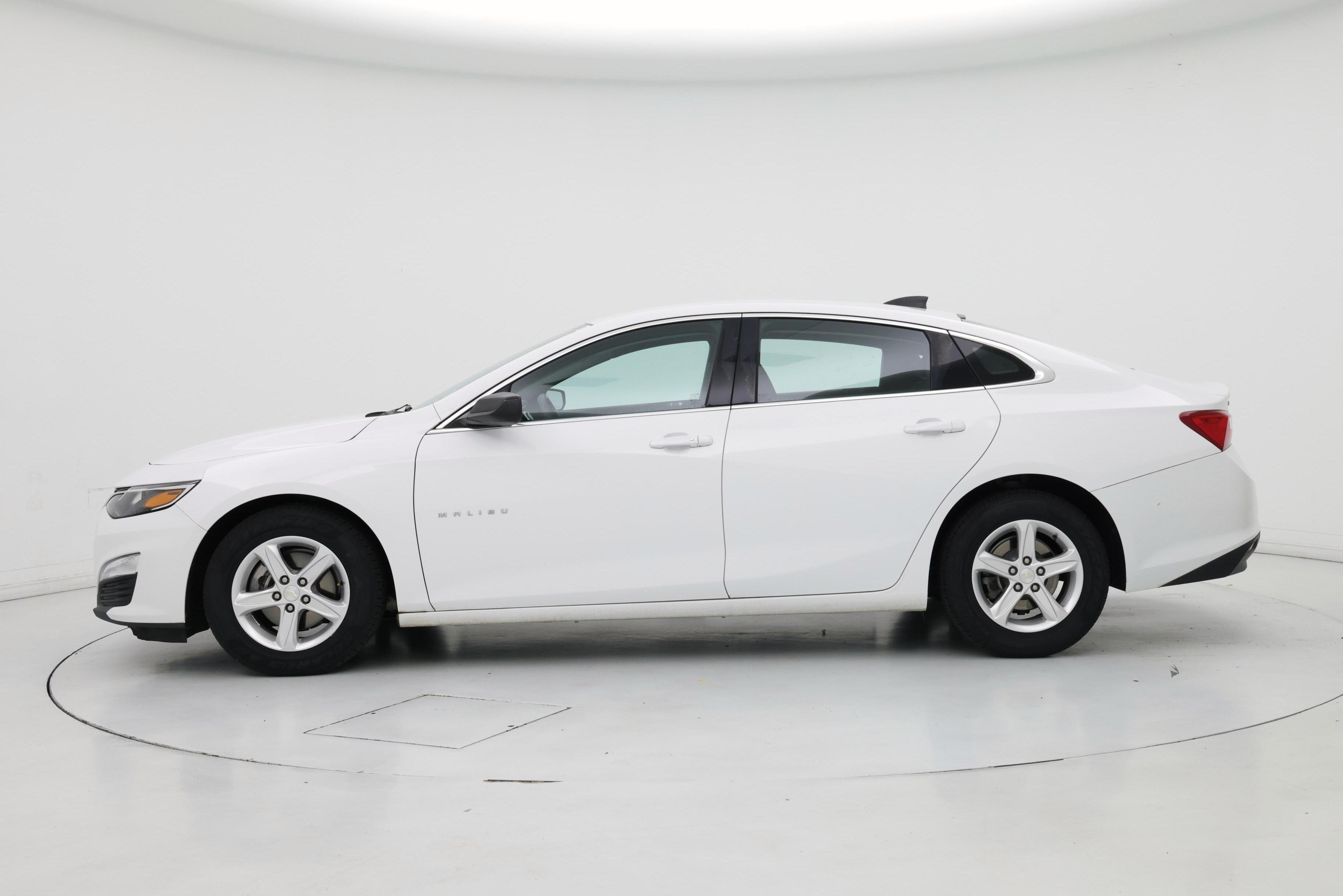 Thumbnail: 2020 Chevrolet Malibu - 3