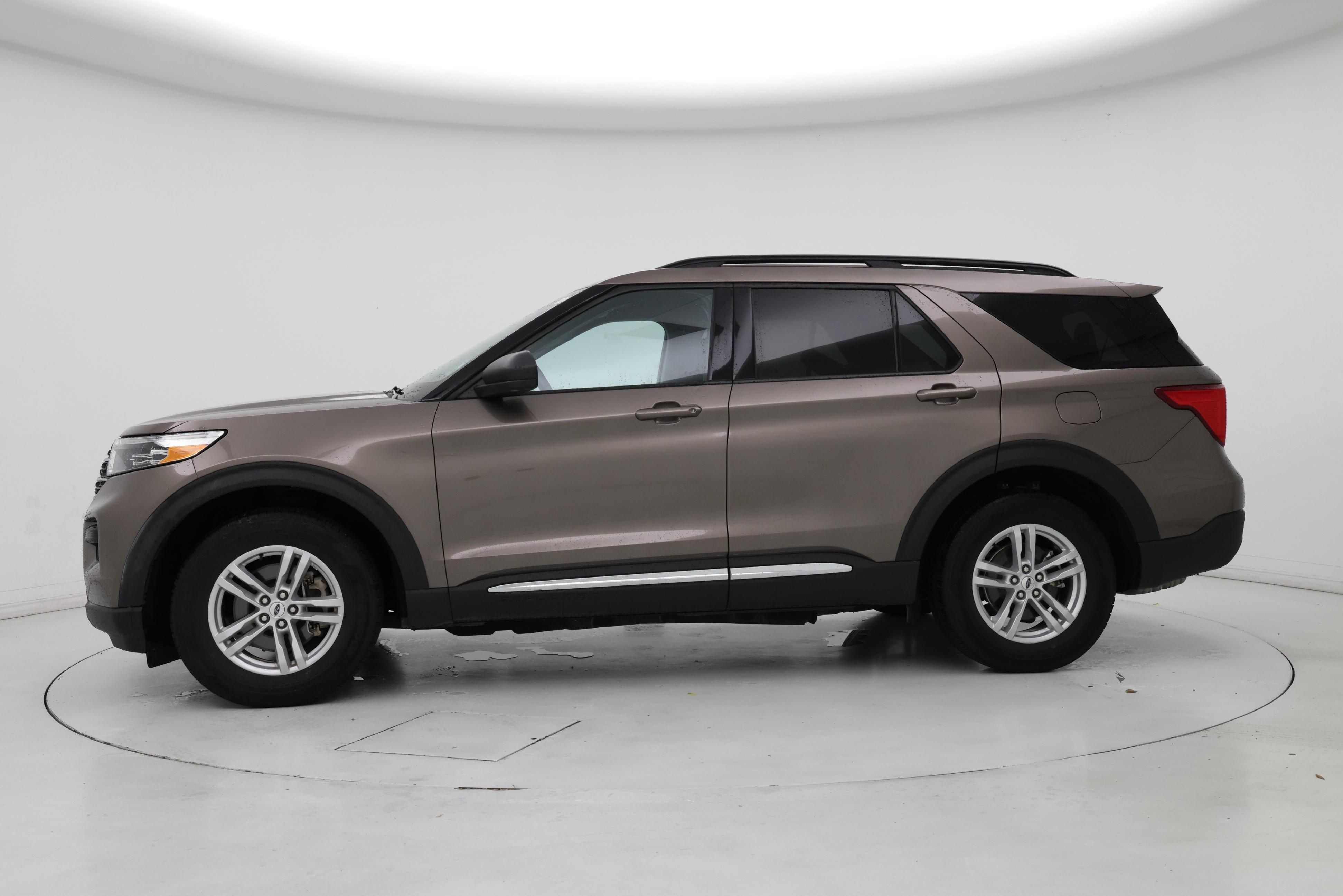 Thumbnail: 2021 Ford Explorer - 3
