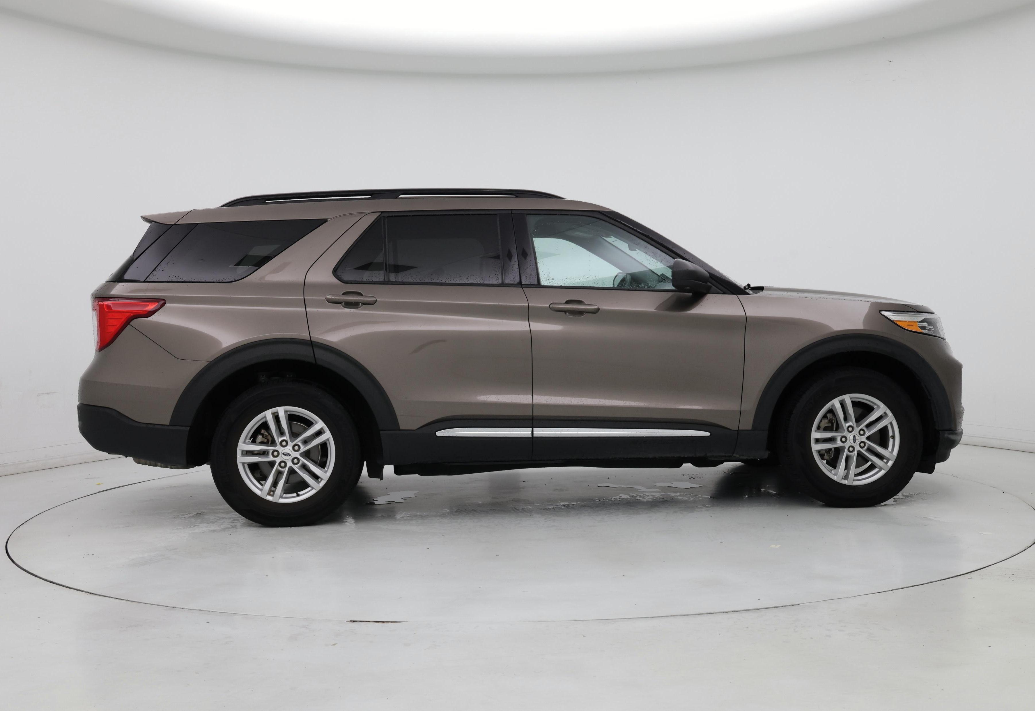 Thumbnail: 2021 Ford Explorer - 7