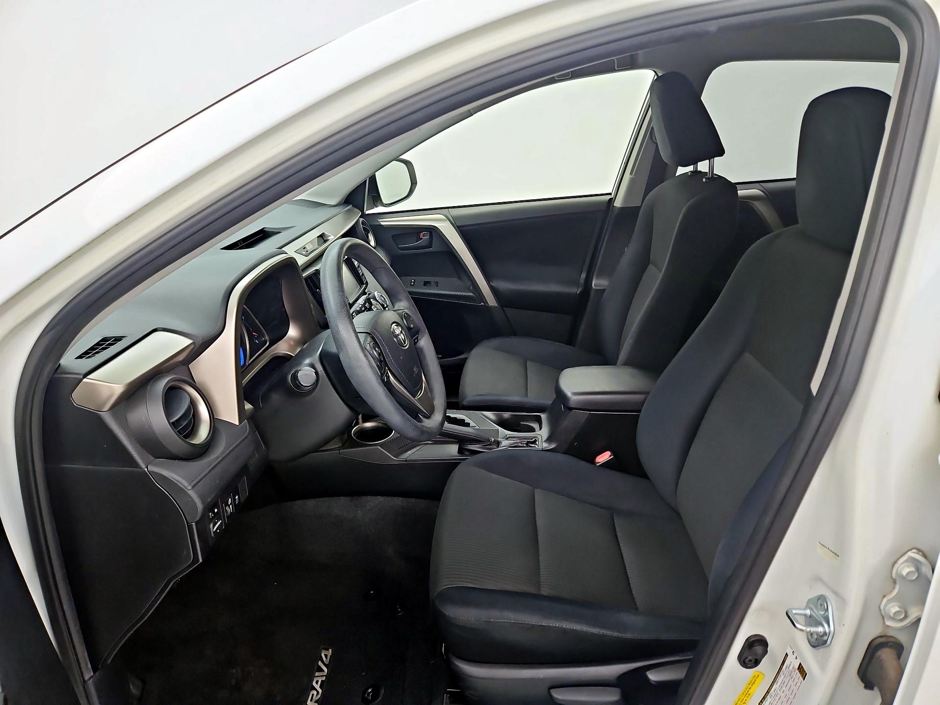 Thumbnail: 2015 Toyota RAV4 - 11