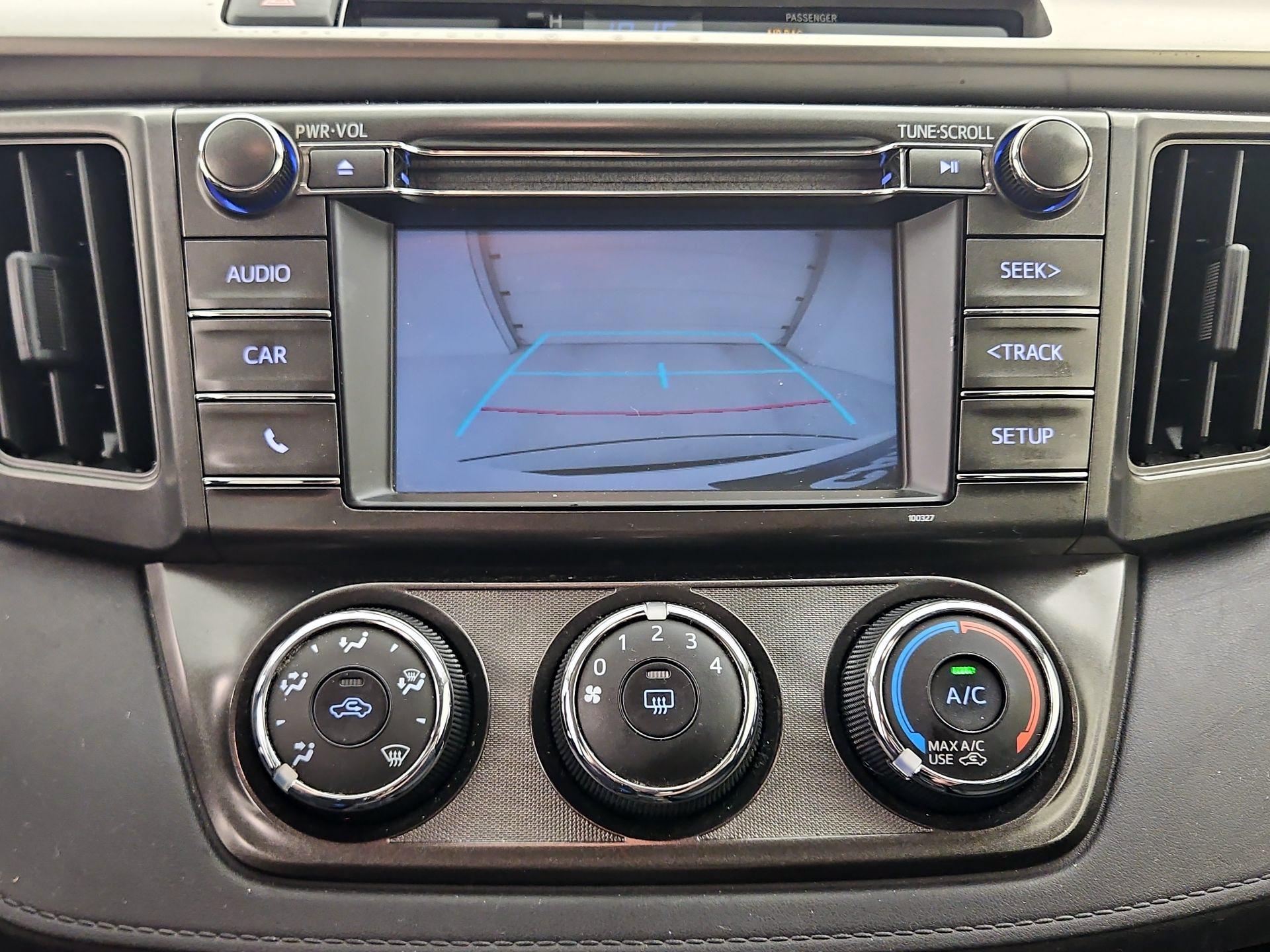 Thumbnail: 2015 Toyota RAV4 - 14