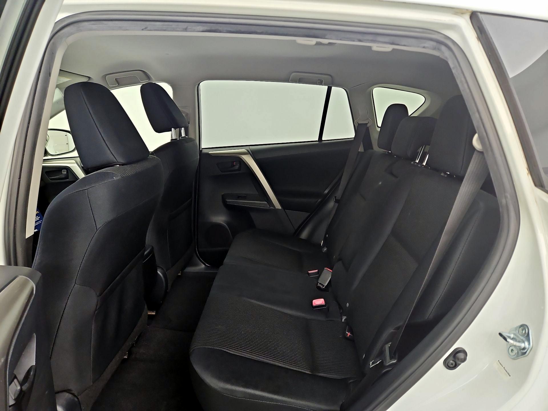 Thumbnail: 2015 Toyota RAV4 - 19