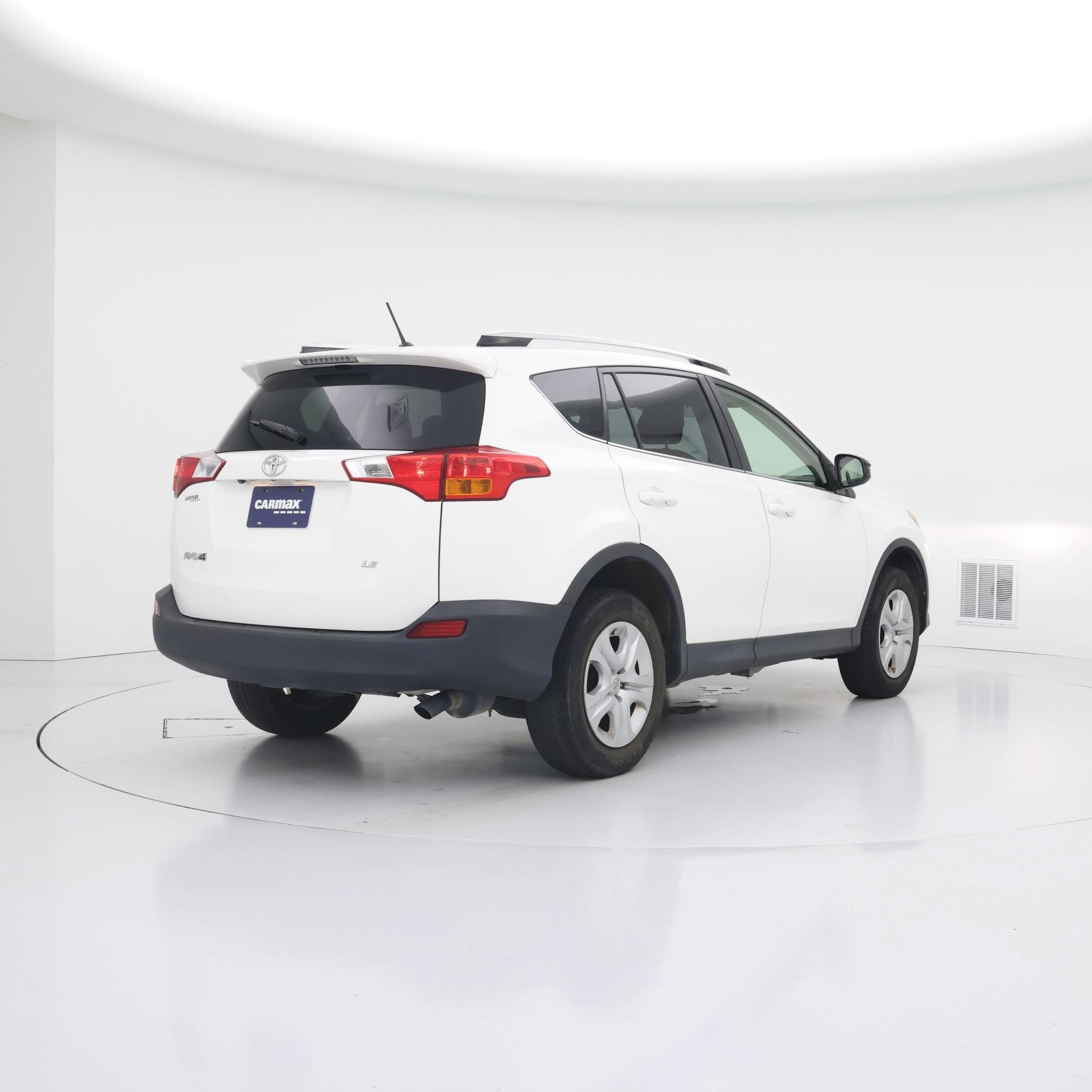 Thumbnail: 2015 Toyota RAV4 - 8