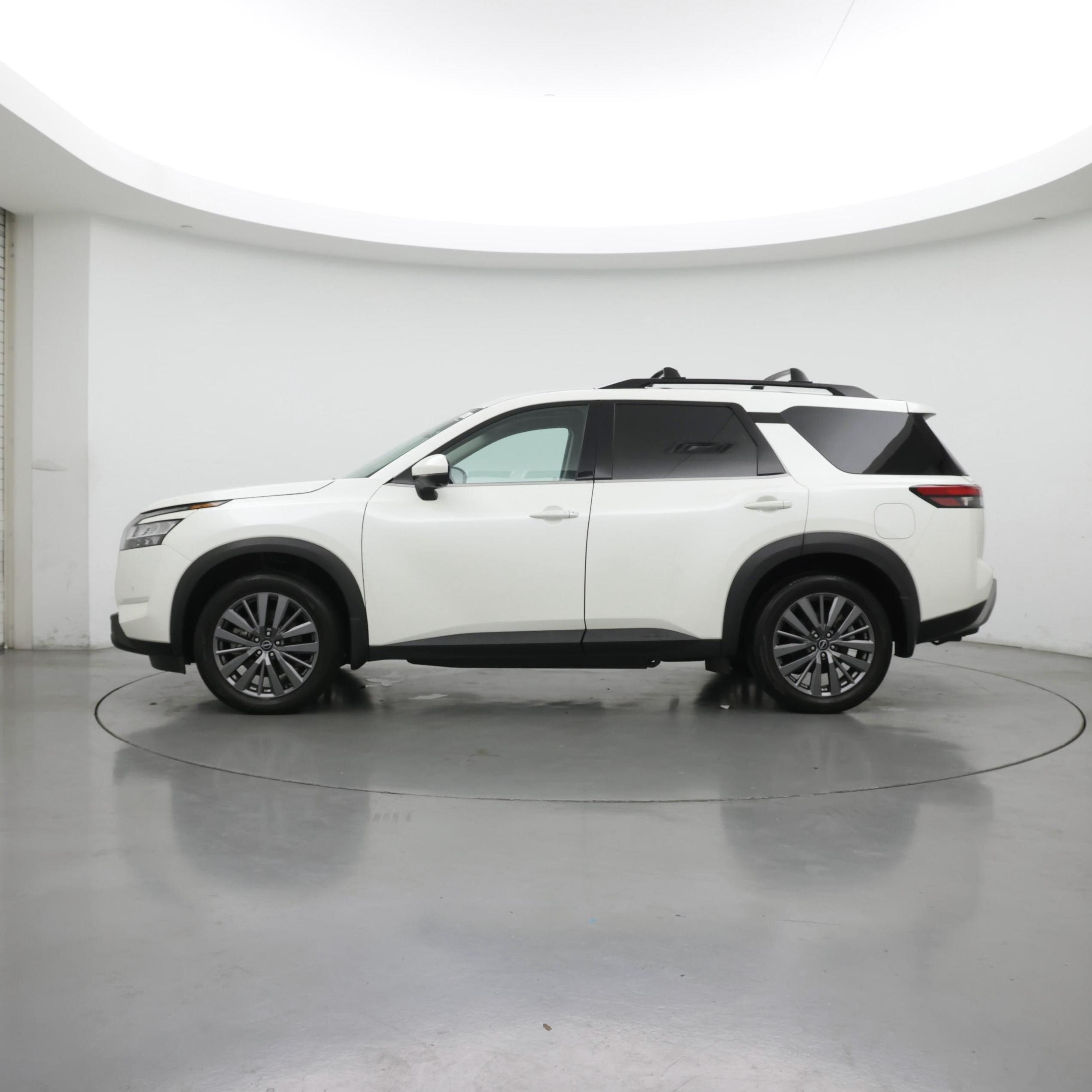 Thumbnail: 2024 Nissan Pathfinder - 3