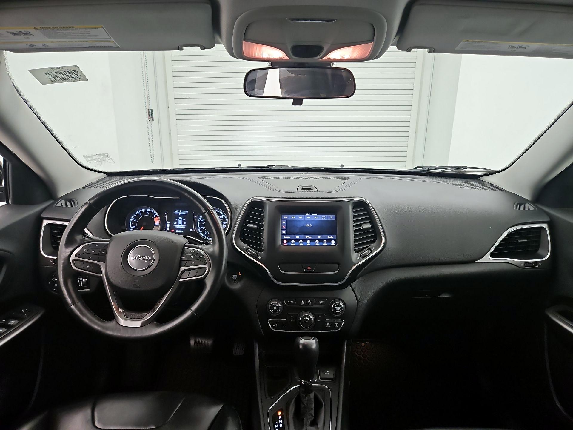 Thumbnail: 2019 Jeep Cherokee - 9