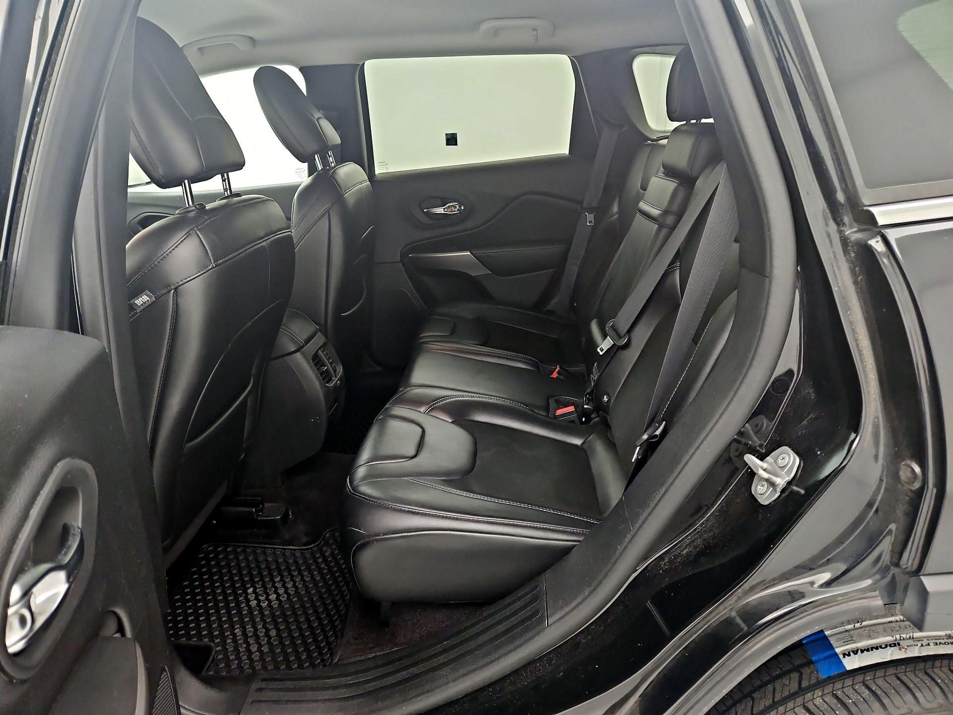 Thumbnail: 2019 Jeep Cherokee - 19