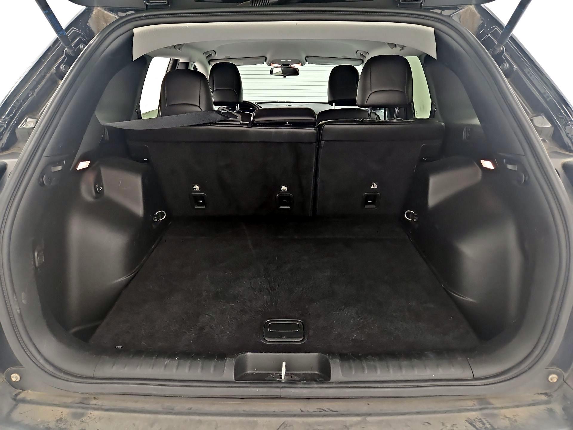 Thumbnail: 2019 Jeep Cherokee - 20