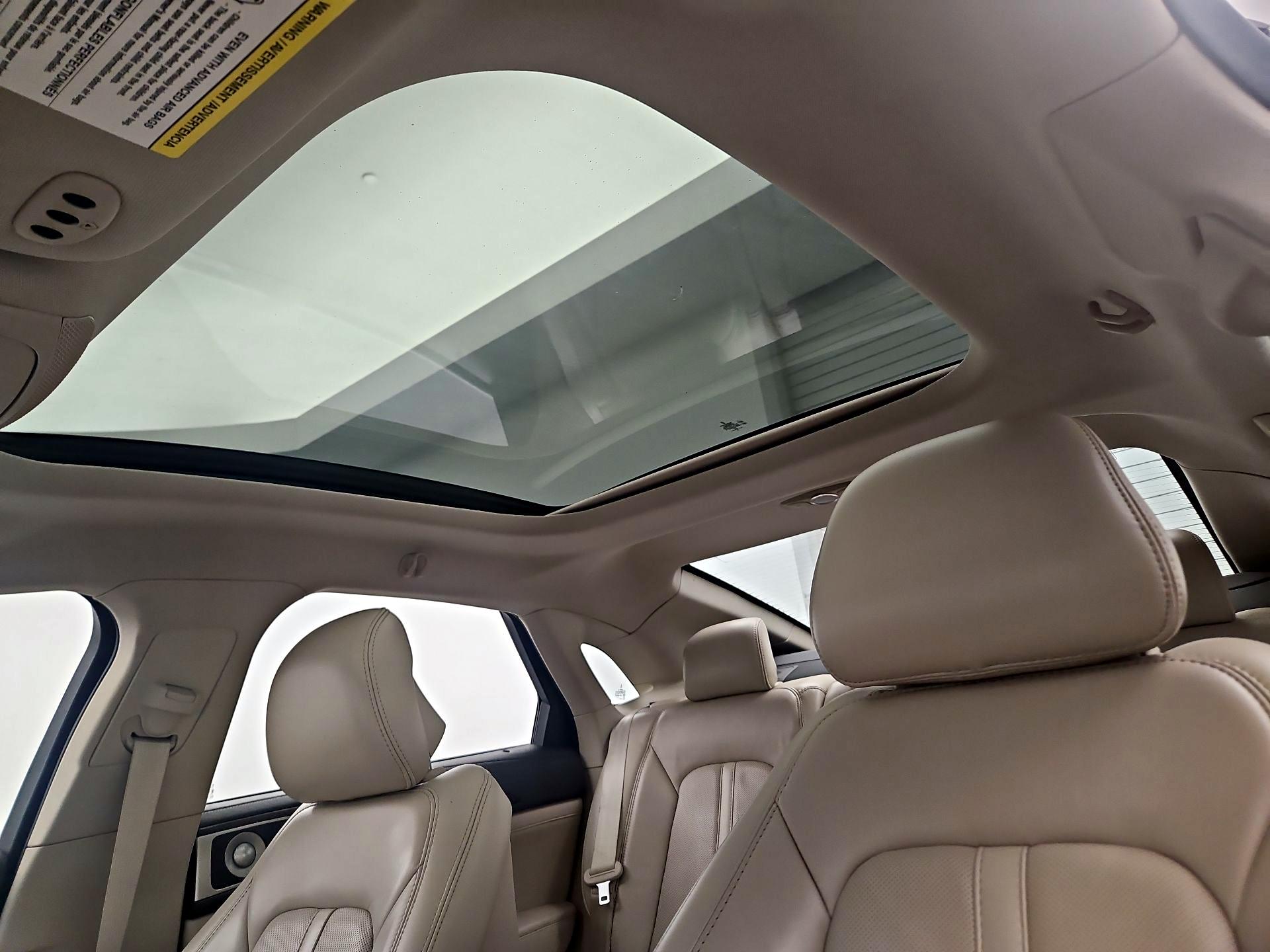Thumbnail: 2019 Lincoln MKZ - 18