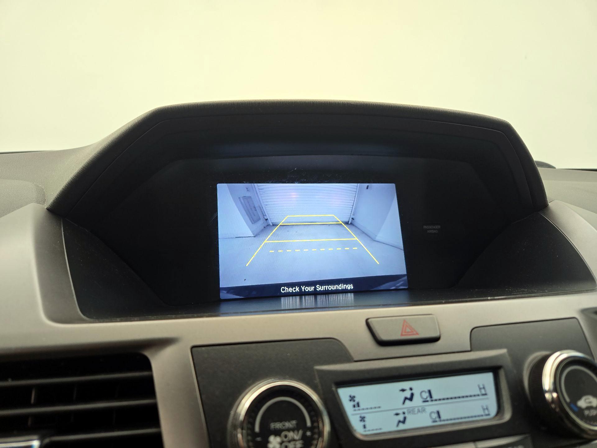 Thumbnail: 2016 Honda Odyssey - 14