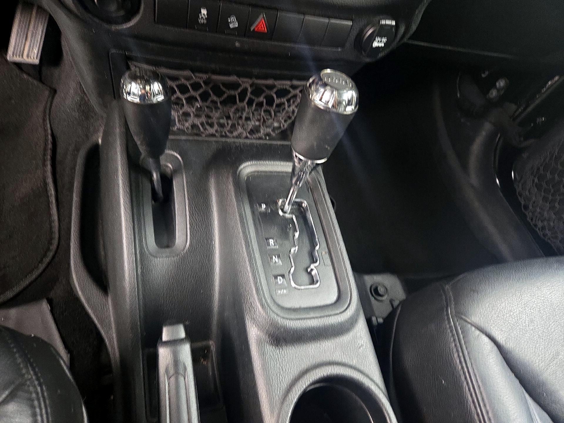 Thumbnail: 2017 Jeep Wrangler - 15