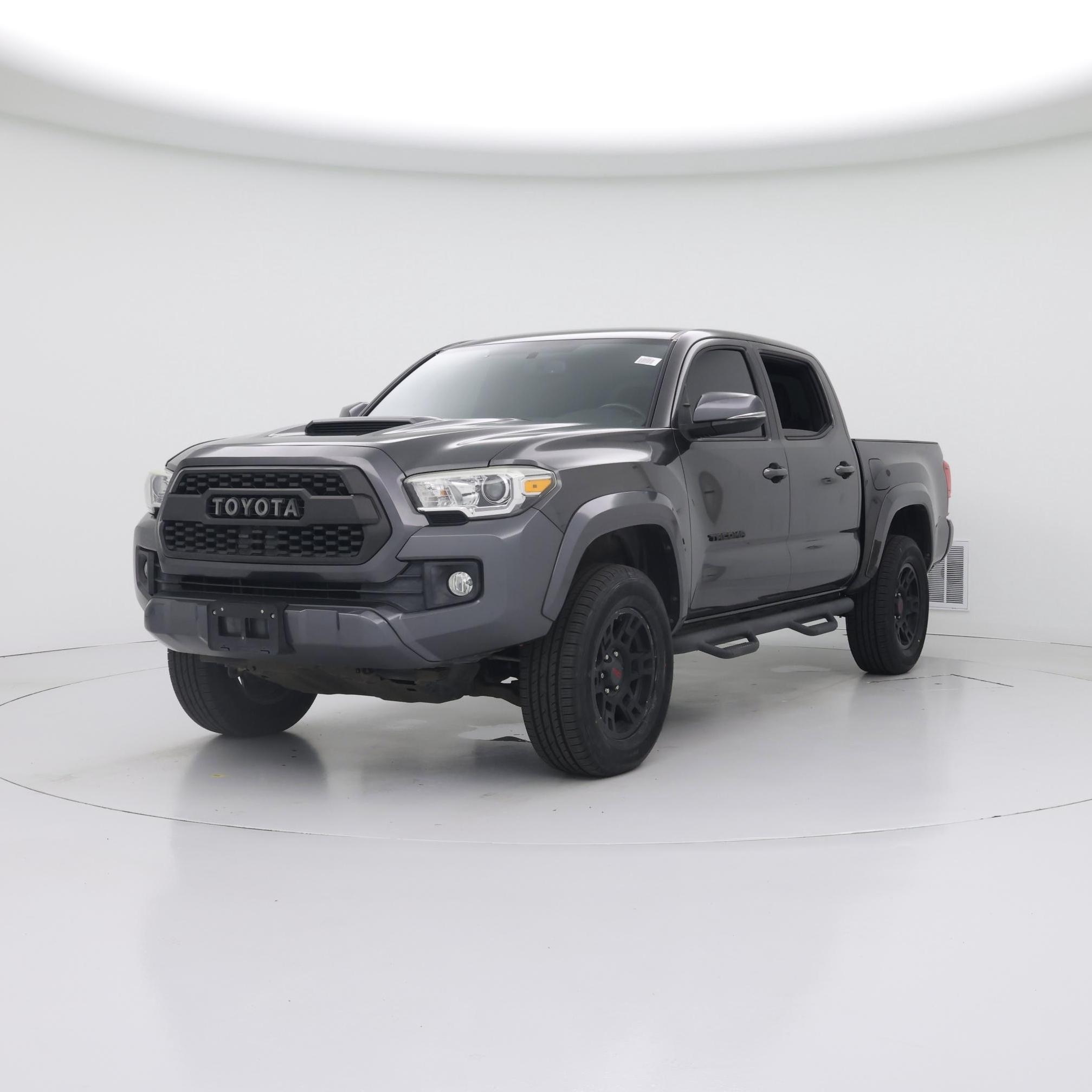 Thumbnail: 2016 Toyota Tacoma - 4