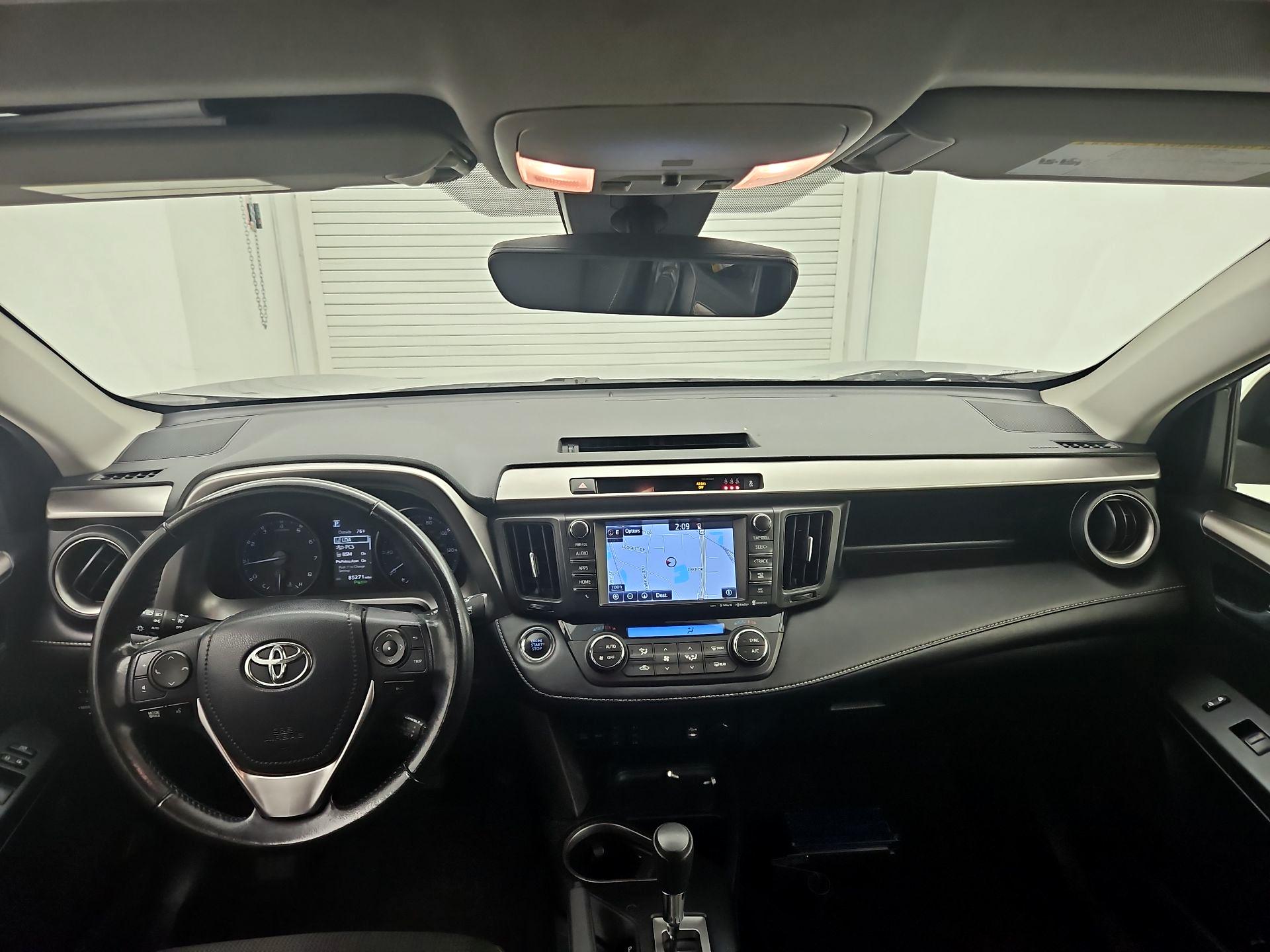 Thumbnail: 2018 Toyota RAV4 - 9