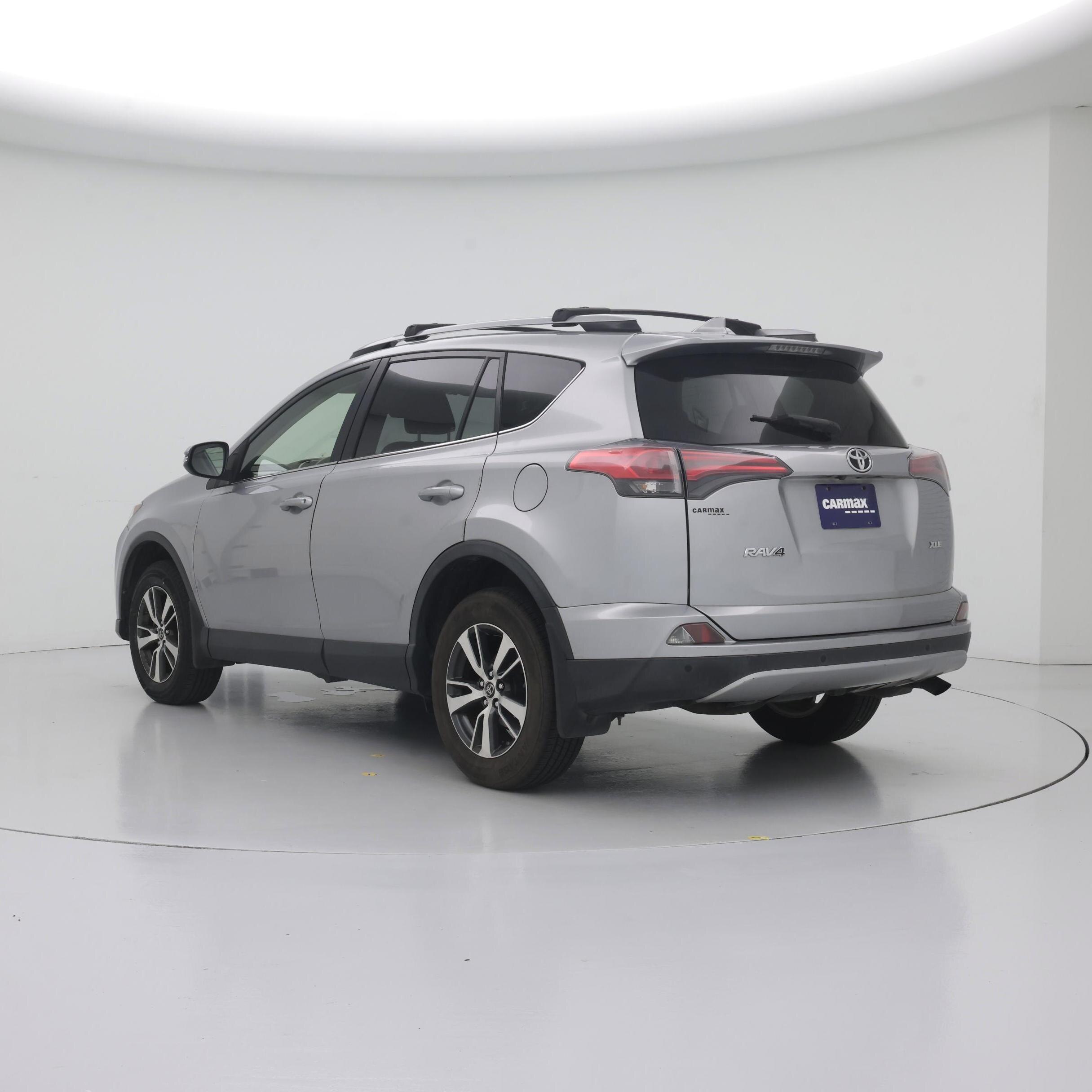 Thumbnail: 2018 Toyota RAV4 - 2