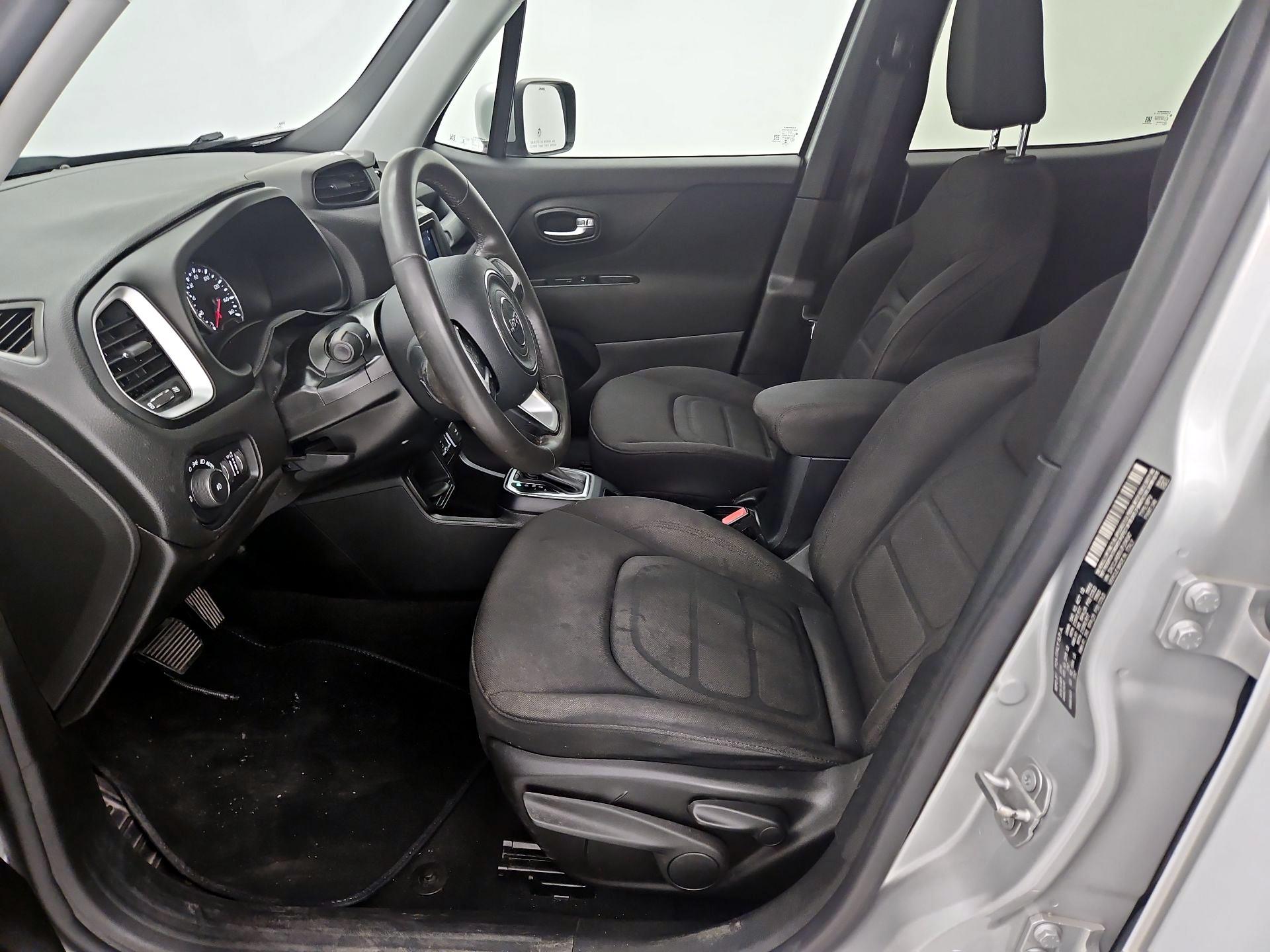 Thumbnail: 2018 Jeep Renegade - 11