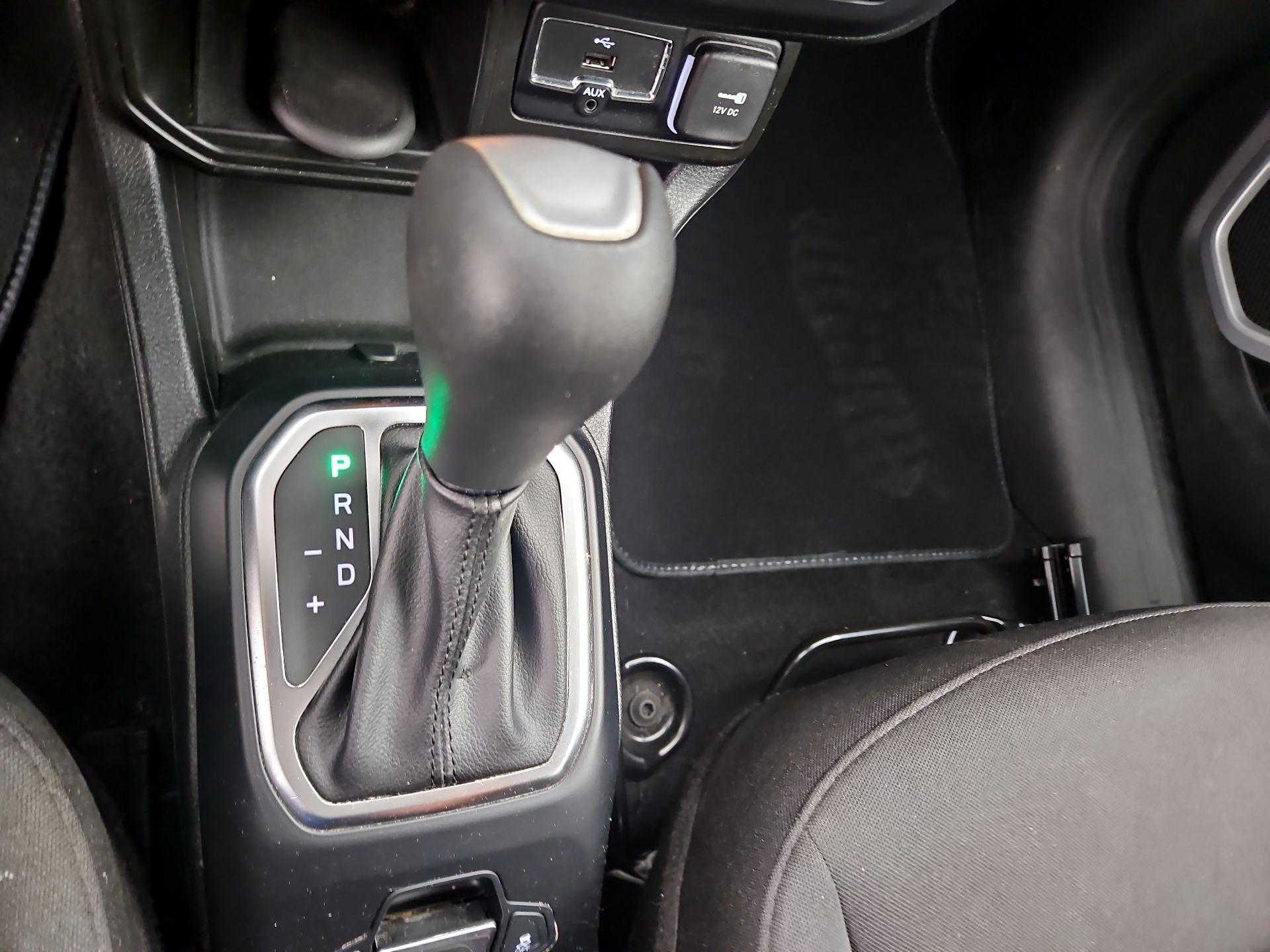 Thumbnail: 2018 Jeep Renegade - 17