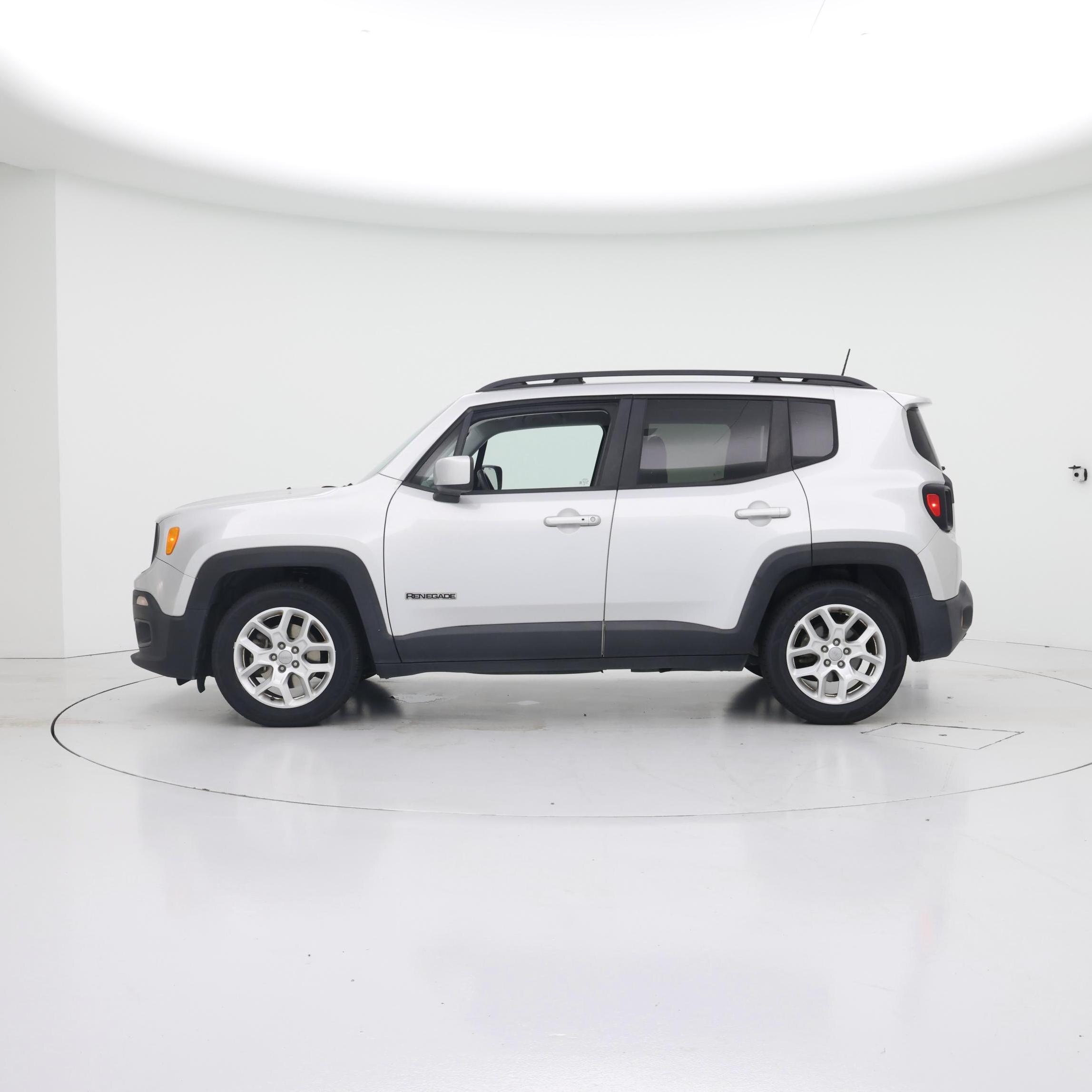 Thumbnail: 2018 Jeep Renegade - 3