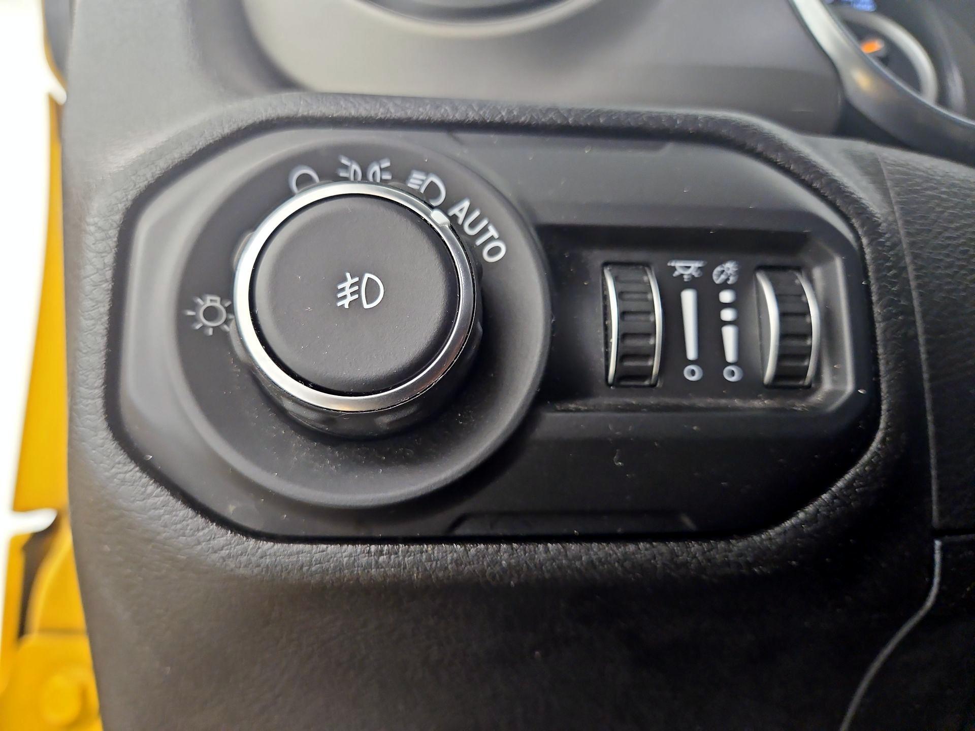 Thumbnail: 2020 Jeep Wrangler - 13