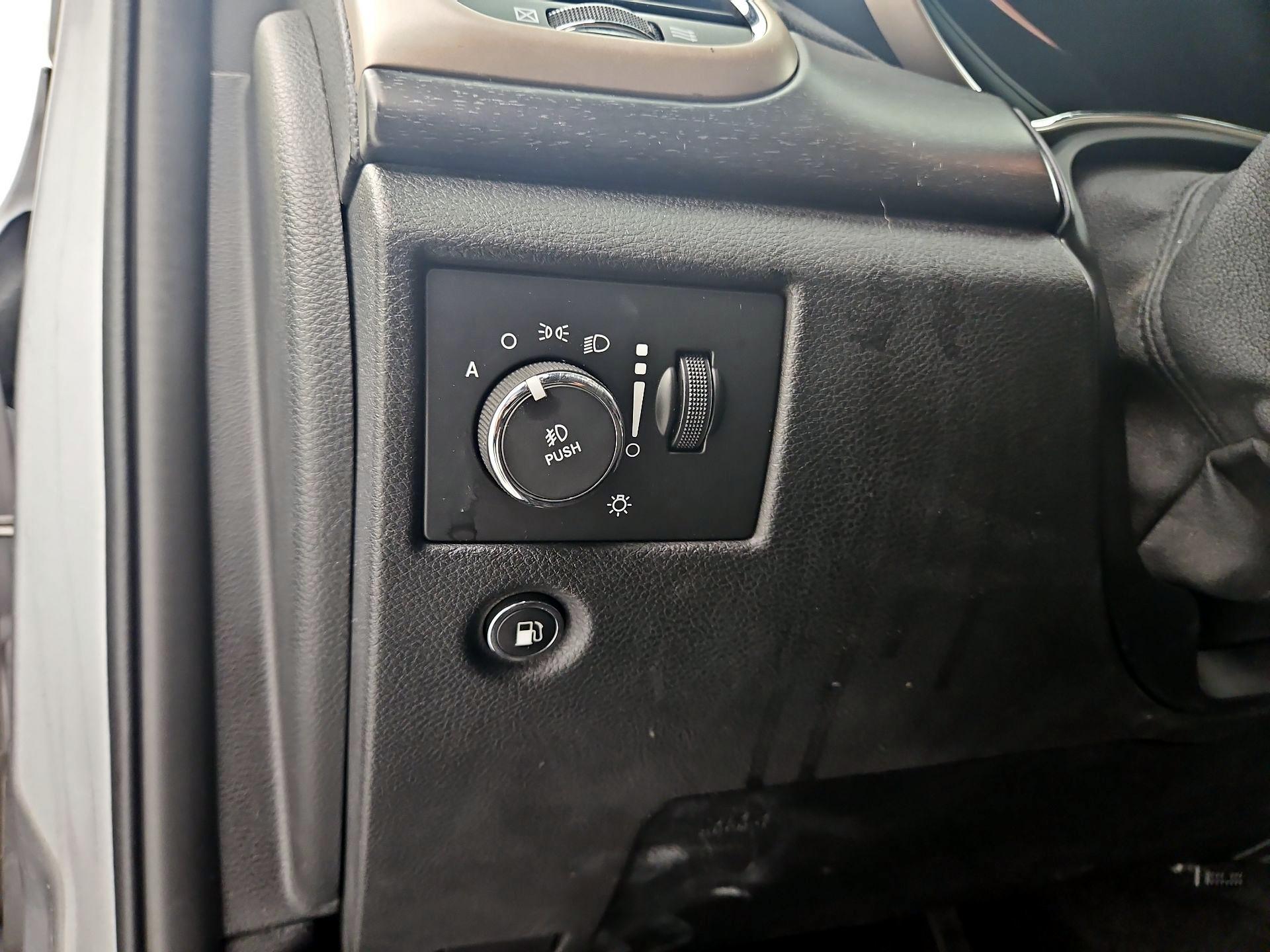 Thumbnail: 2017 Jeep Grand Cherokee - 13