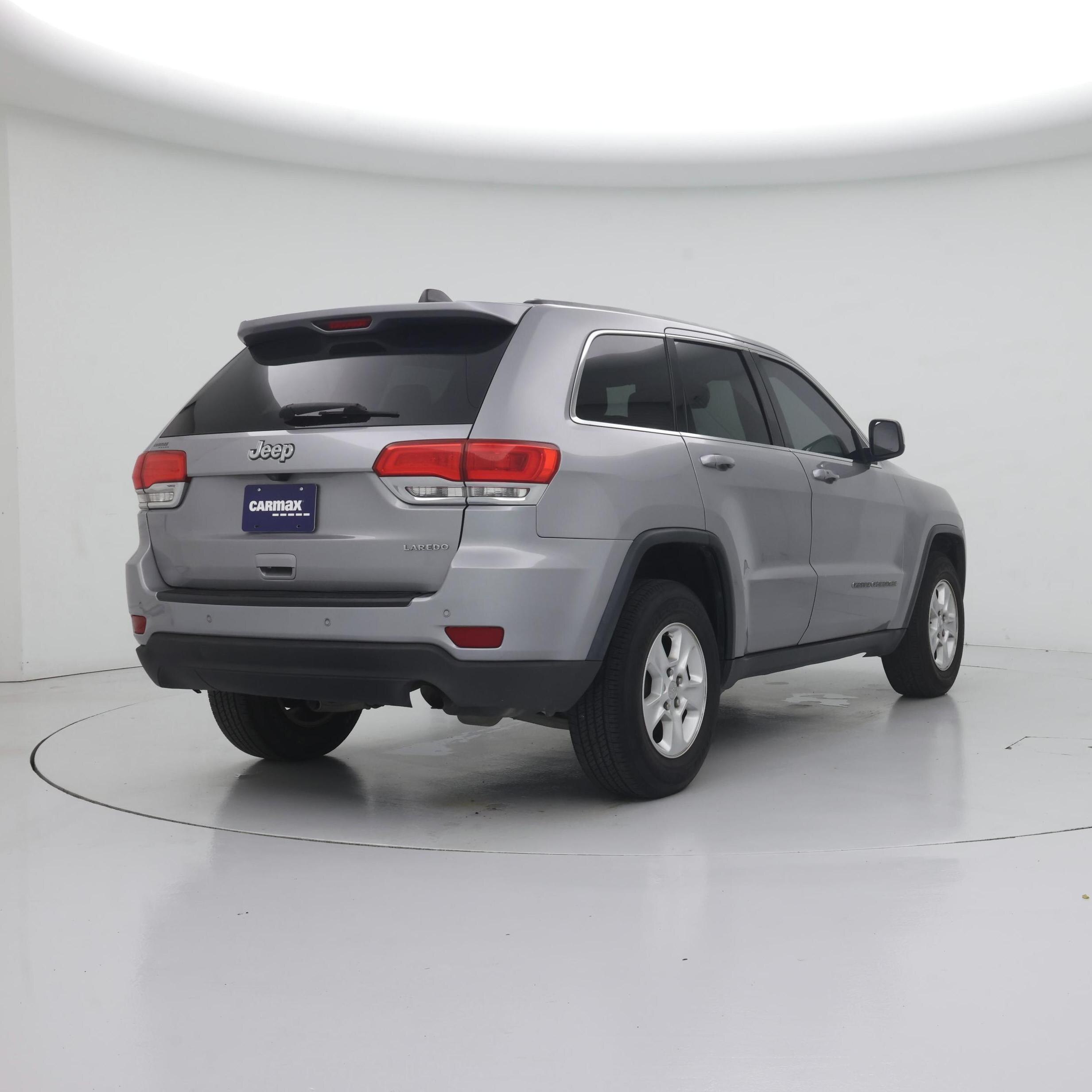 Thumbnail: 2017 Jeep Grand Cherokee - 8