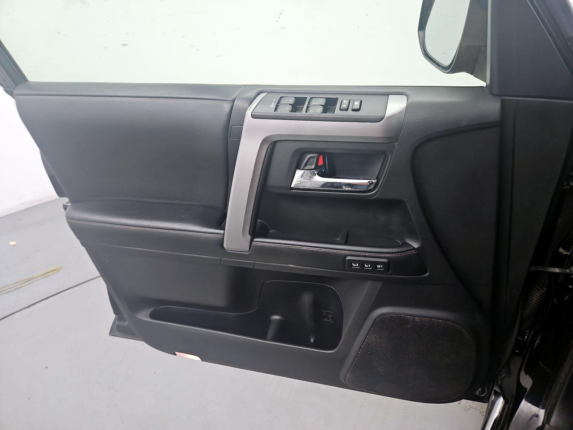 Thumbnail: 2021 Toyota 4Runner - 12
