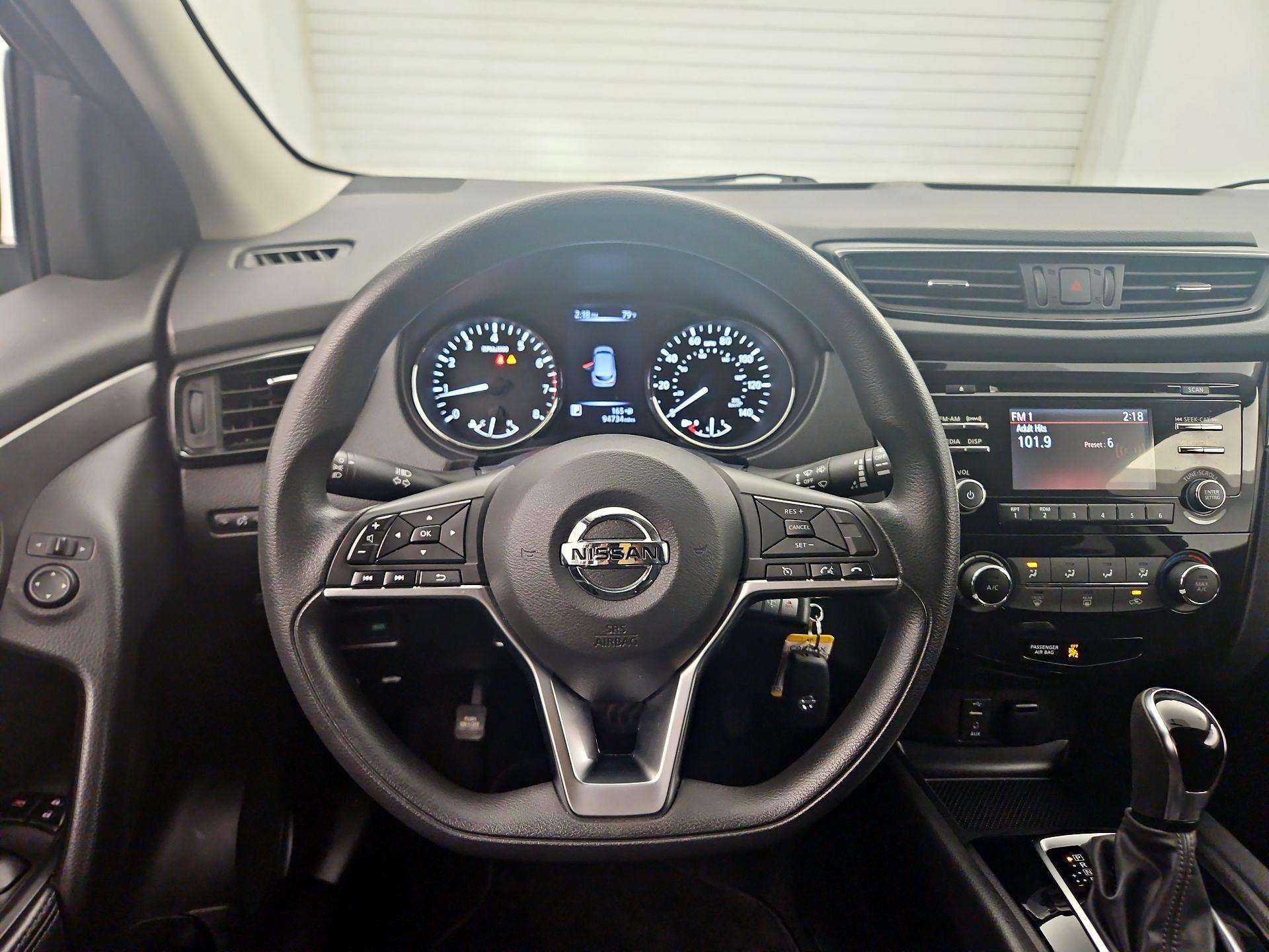 Thumbnail: 2017 Nissan Rogue Sport - 10