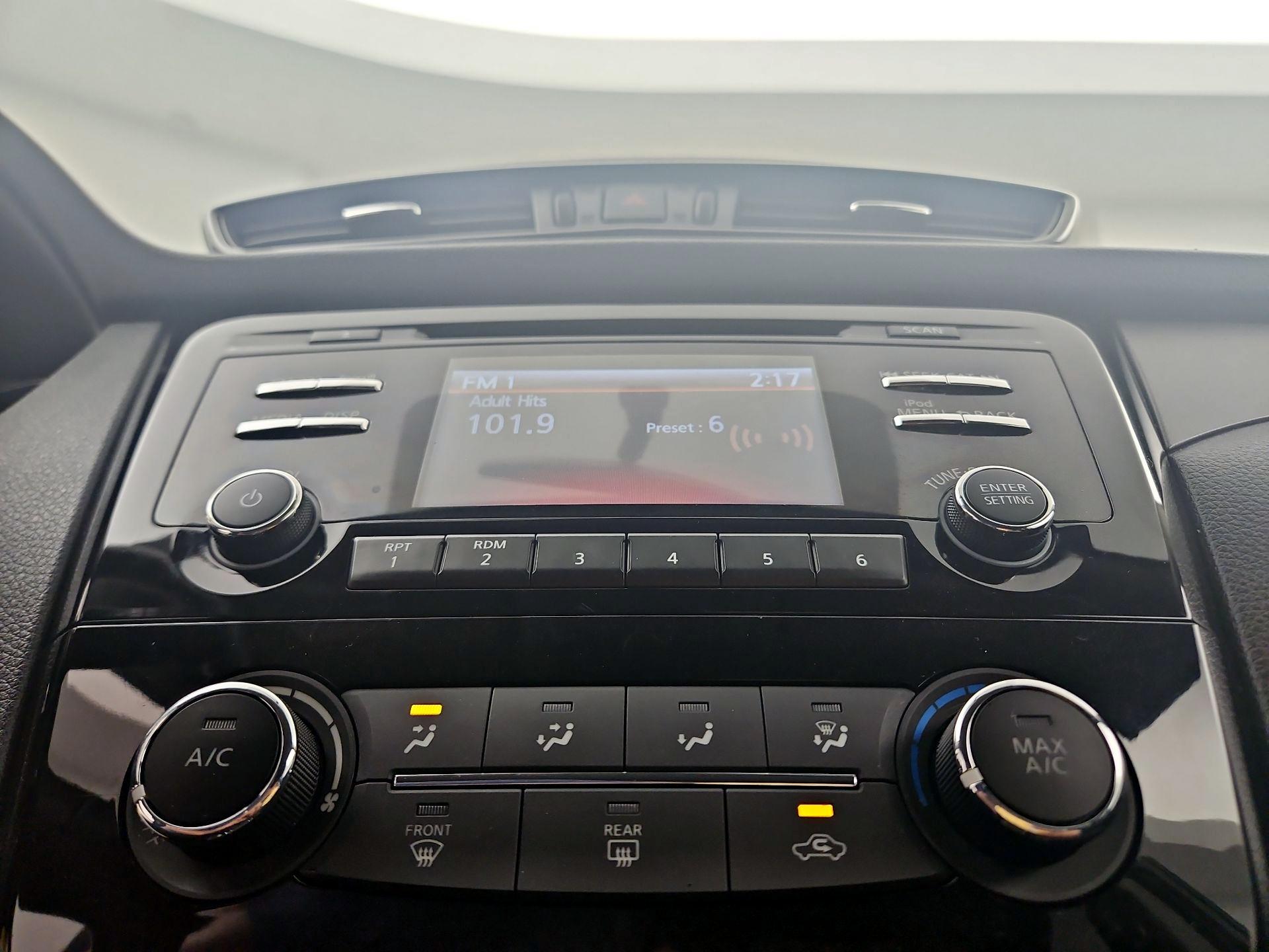 Thumbnail: 2017 Nissan Rogue Sport - 16