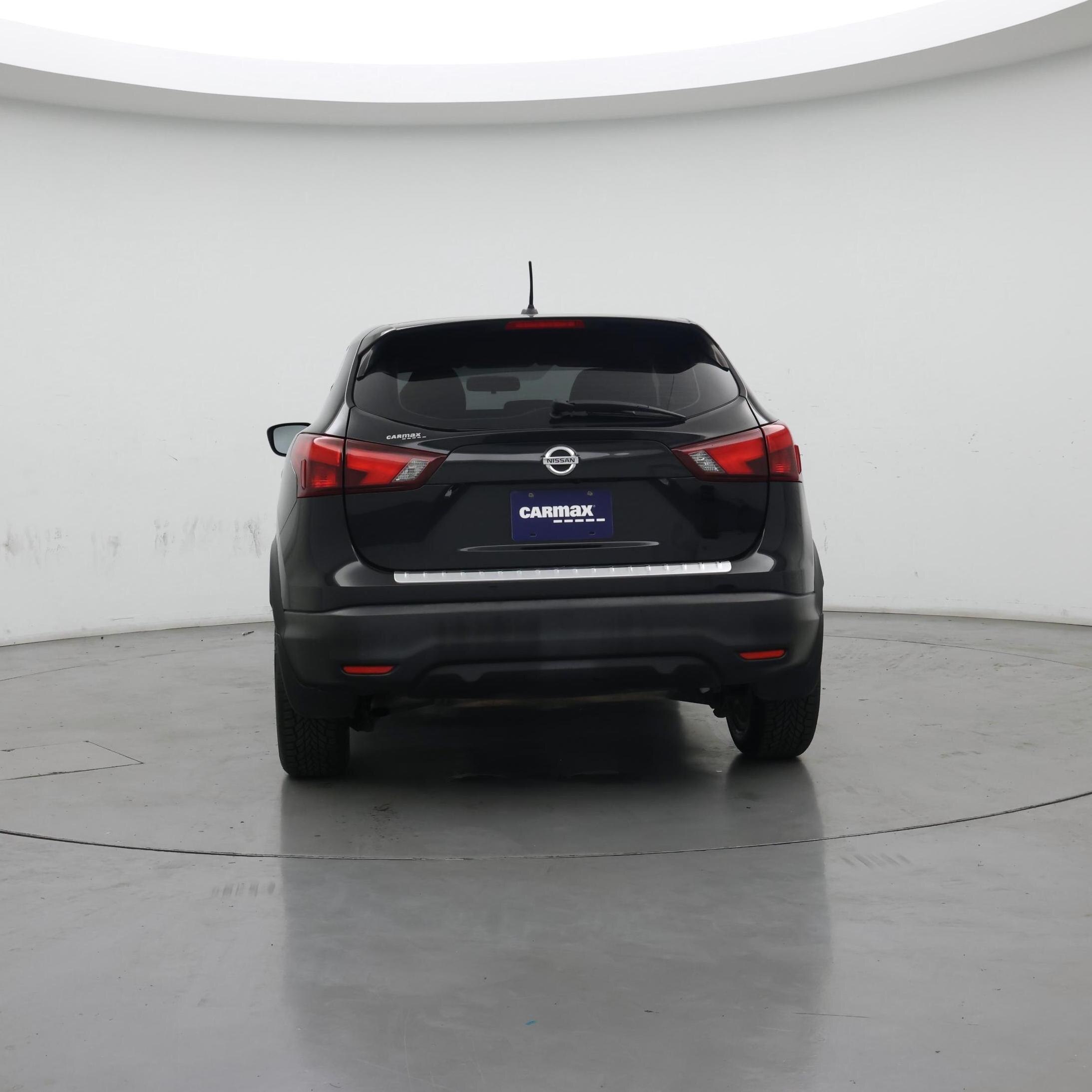 Thumbnail: 2017 Nissan Rogue Sport - 6