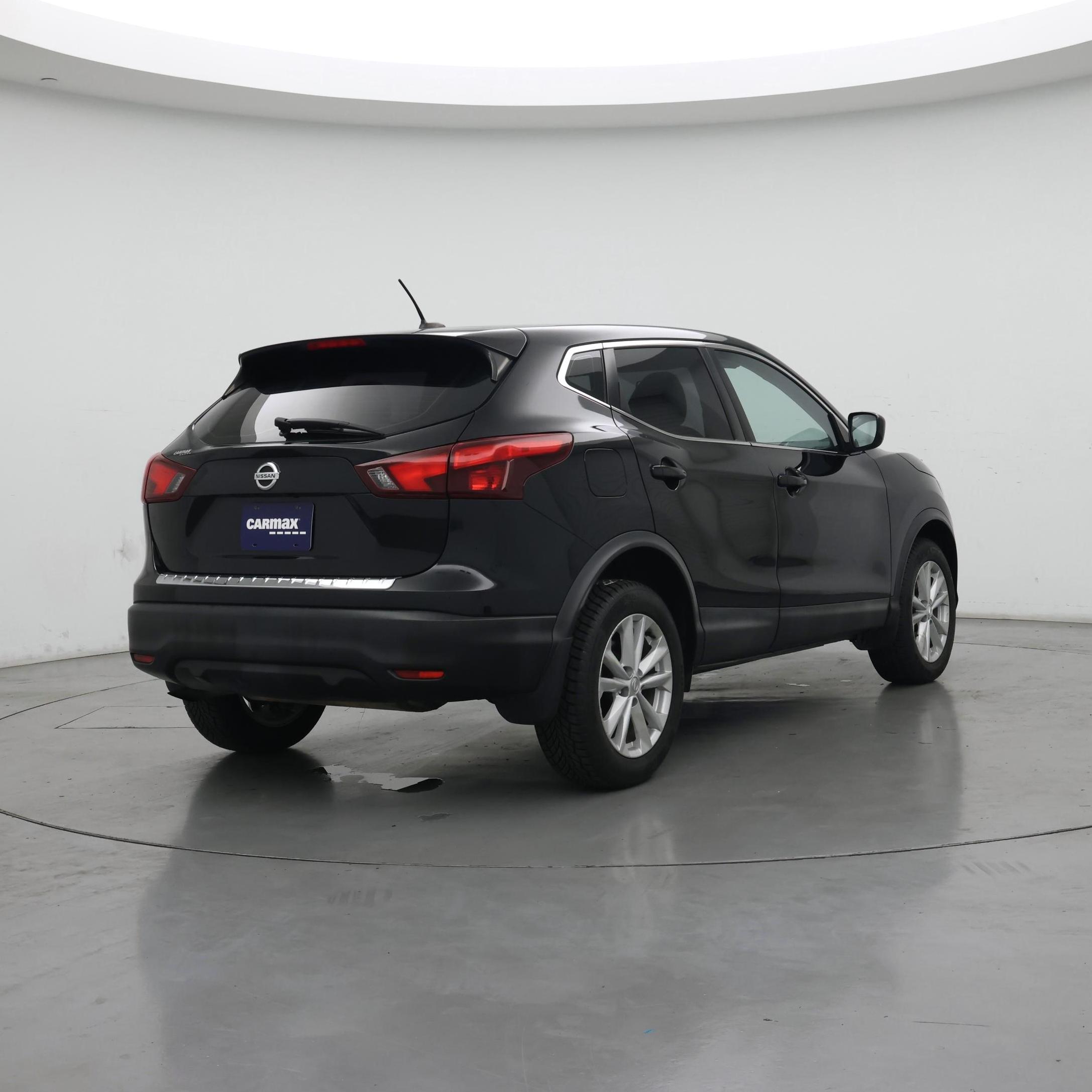 Thumbnail: 2017 Nissan Rogue Sport - 8