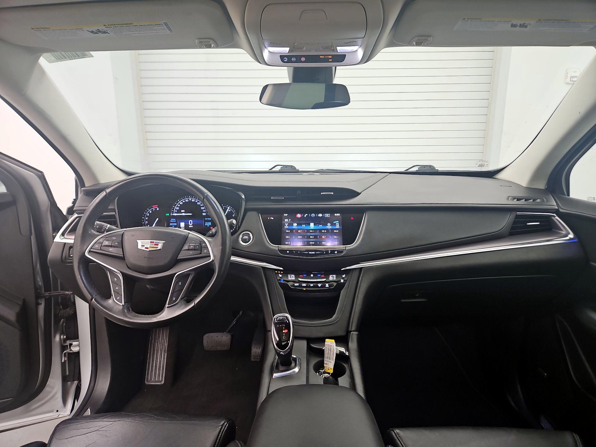 Thumbnail: 2017 Cadillac XT5 - 9