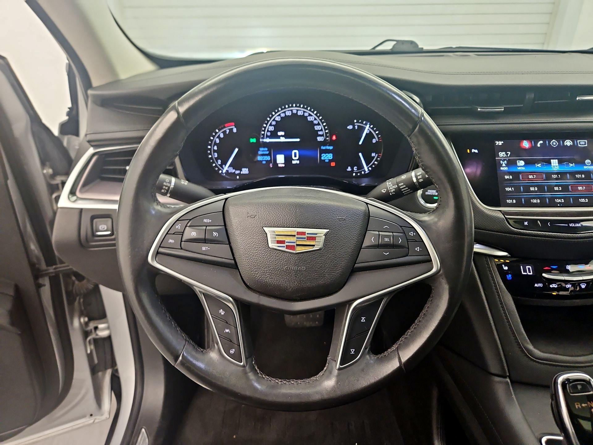 Thumbnail: 2017 Cadillac XT5 - 10