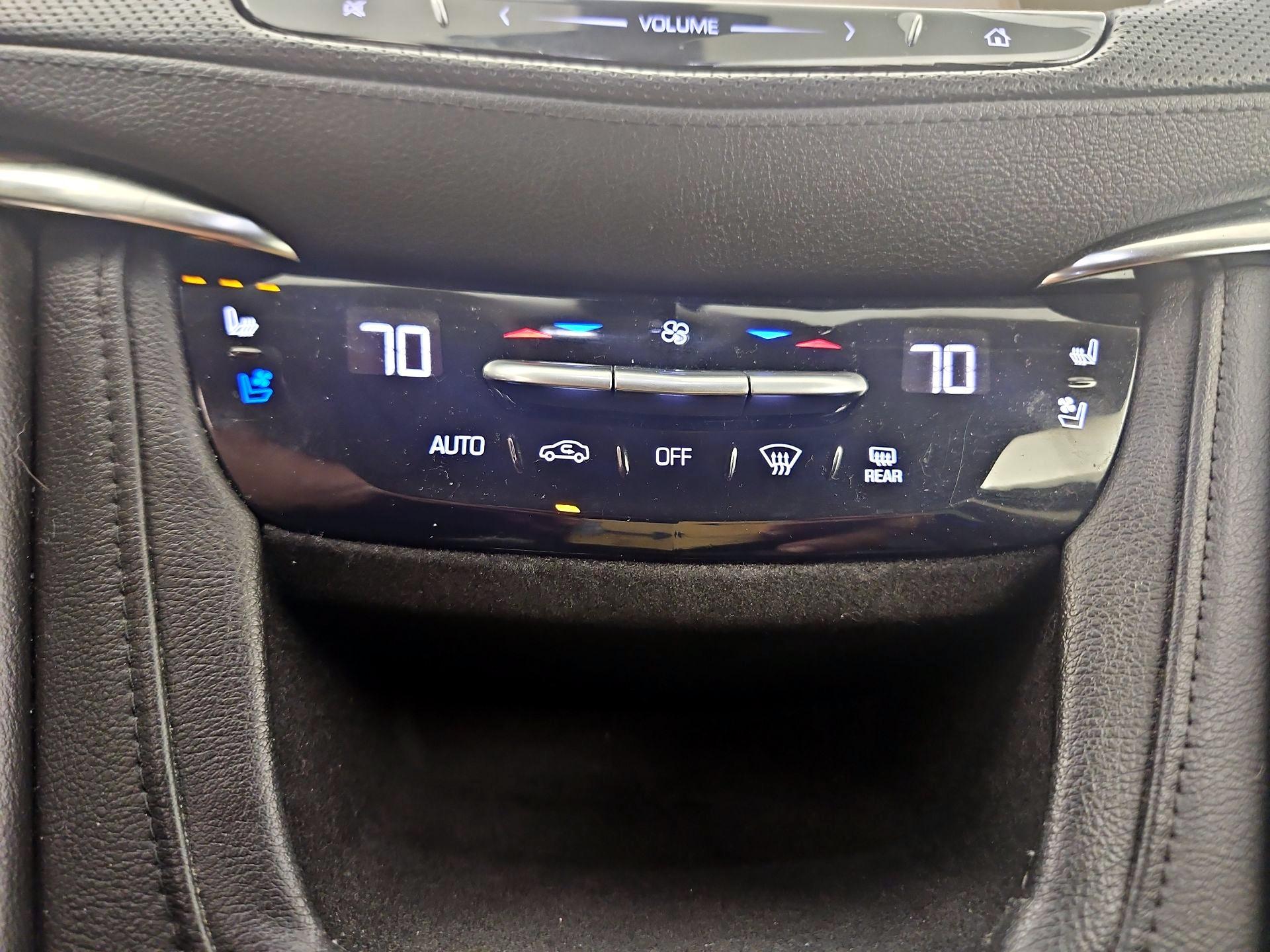 Thumbnail: 2017 Cadillac XT5 - 16