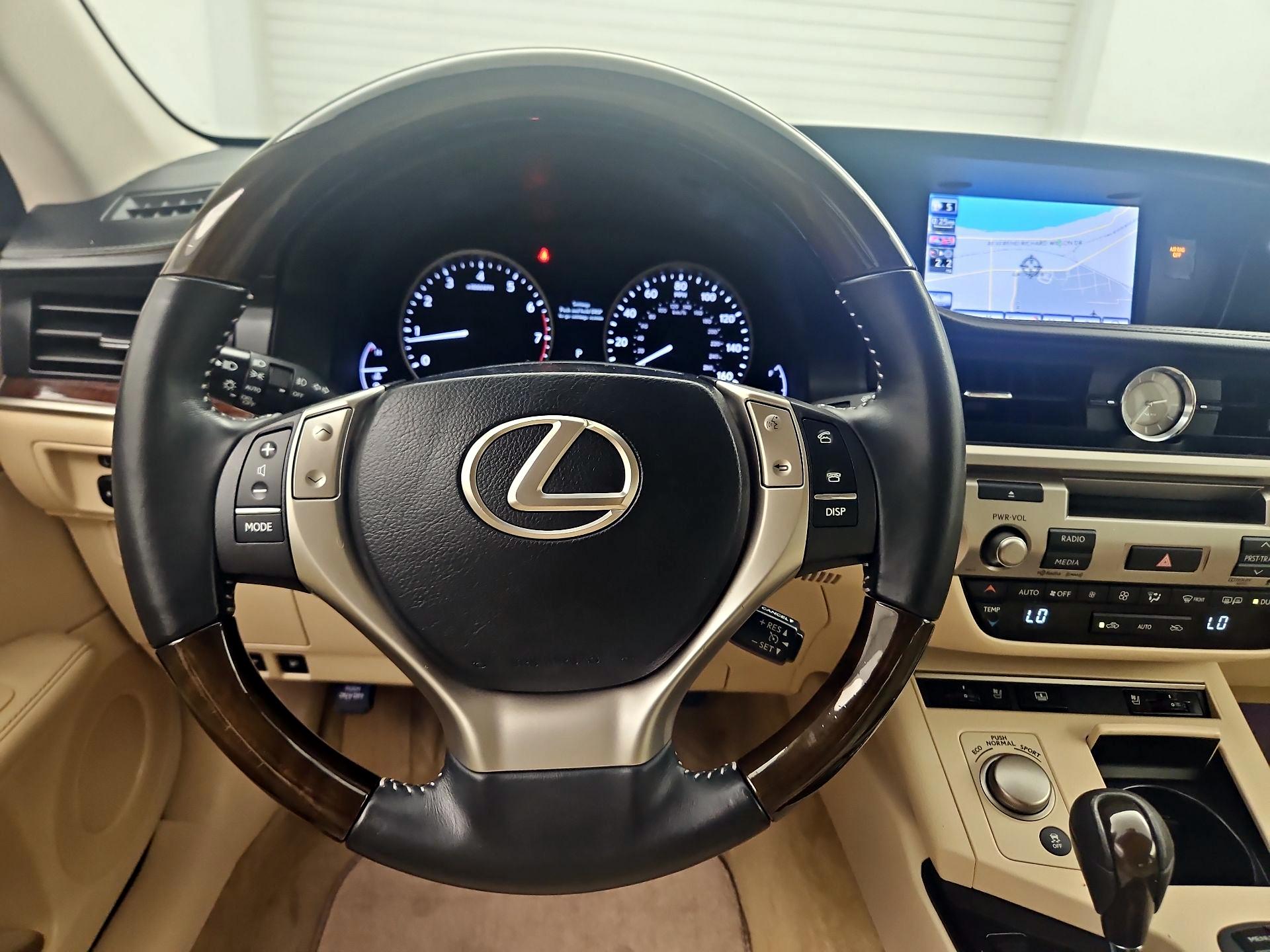 Thumbnail: 2013 Lexus ES - 10