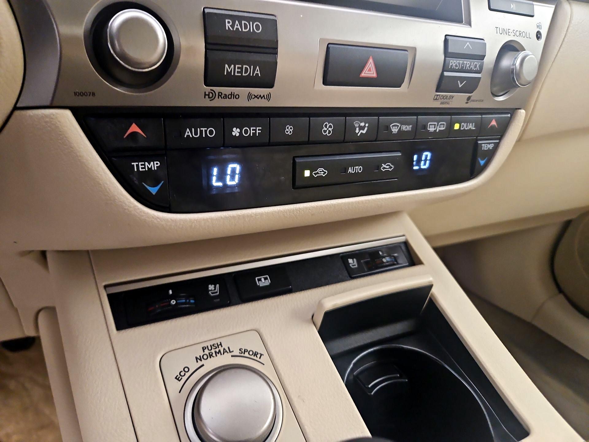 Thumbnail: 2013 Lexus ES - 15