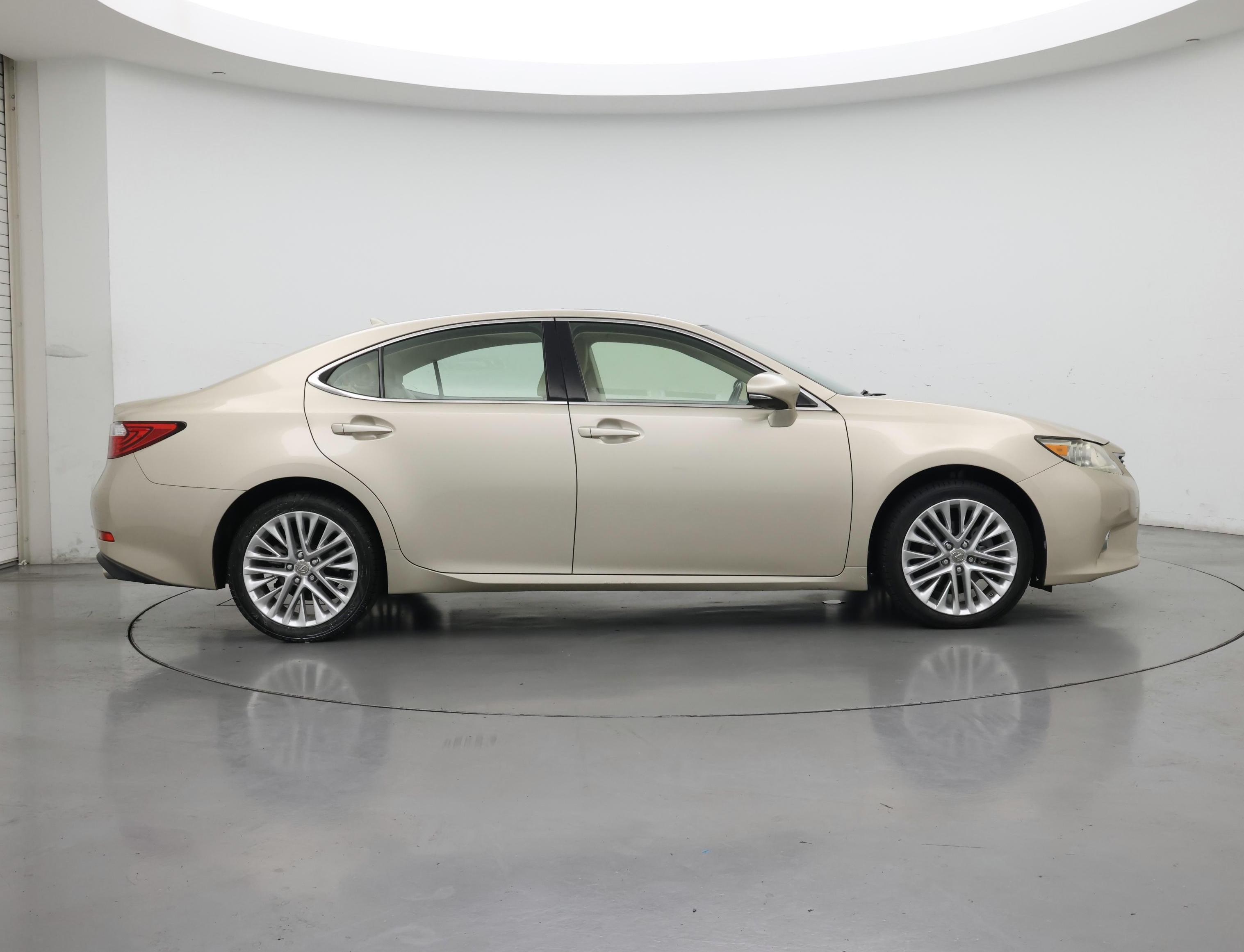 Thumbnail: 2013 Lexus ES - 7