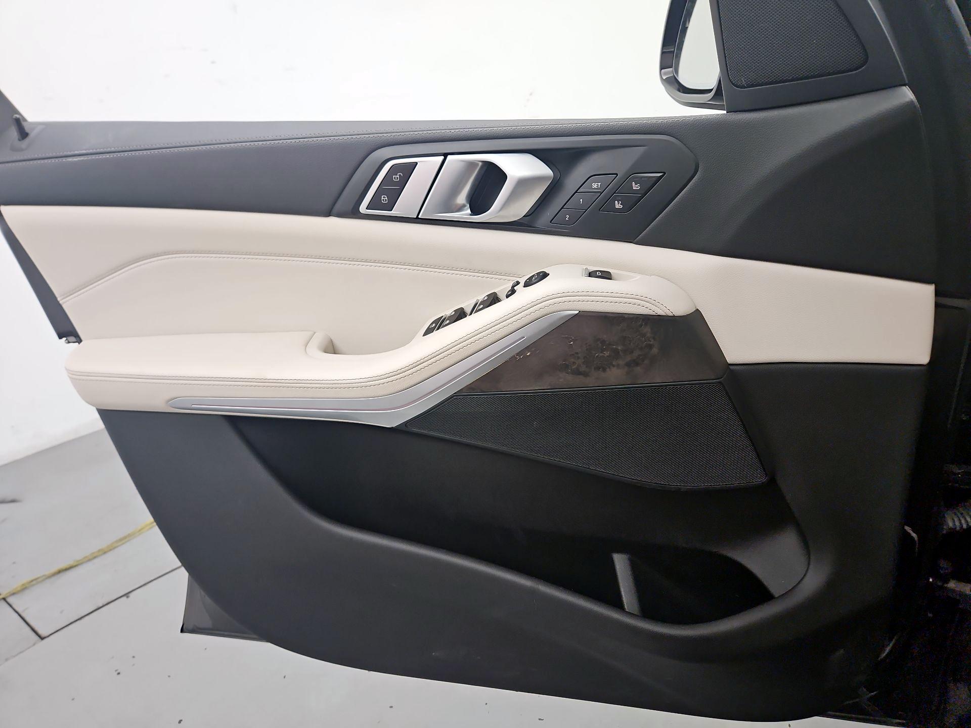 Thumbnail: 2020 BMW X5 - 12