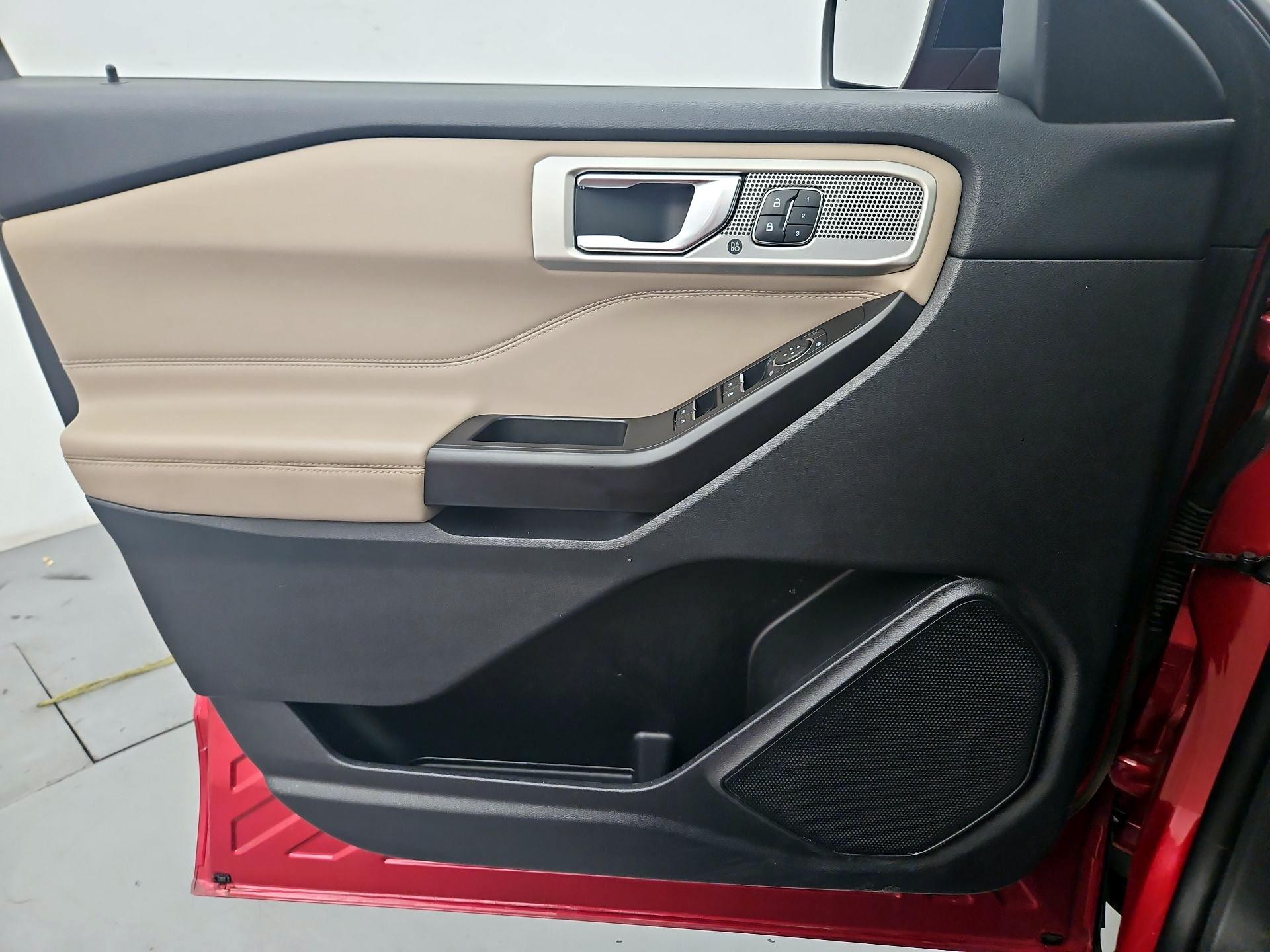 Thumbnail: 2020 Ford Explorer - 12