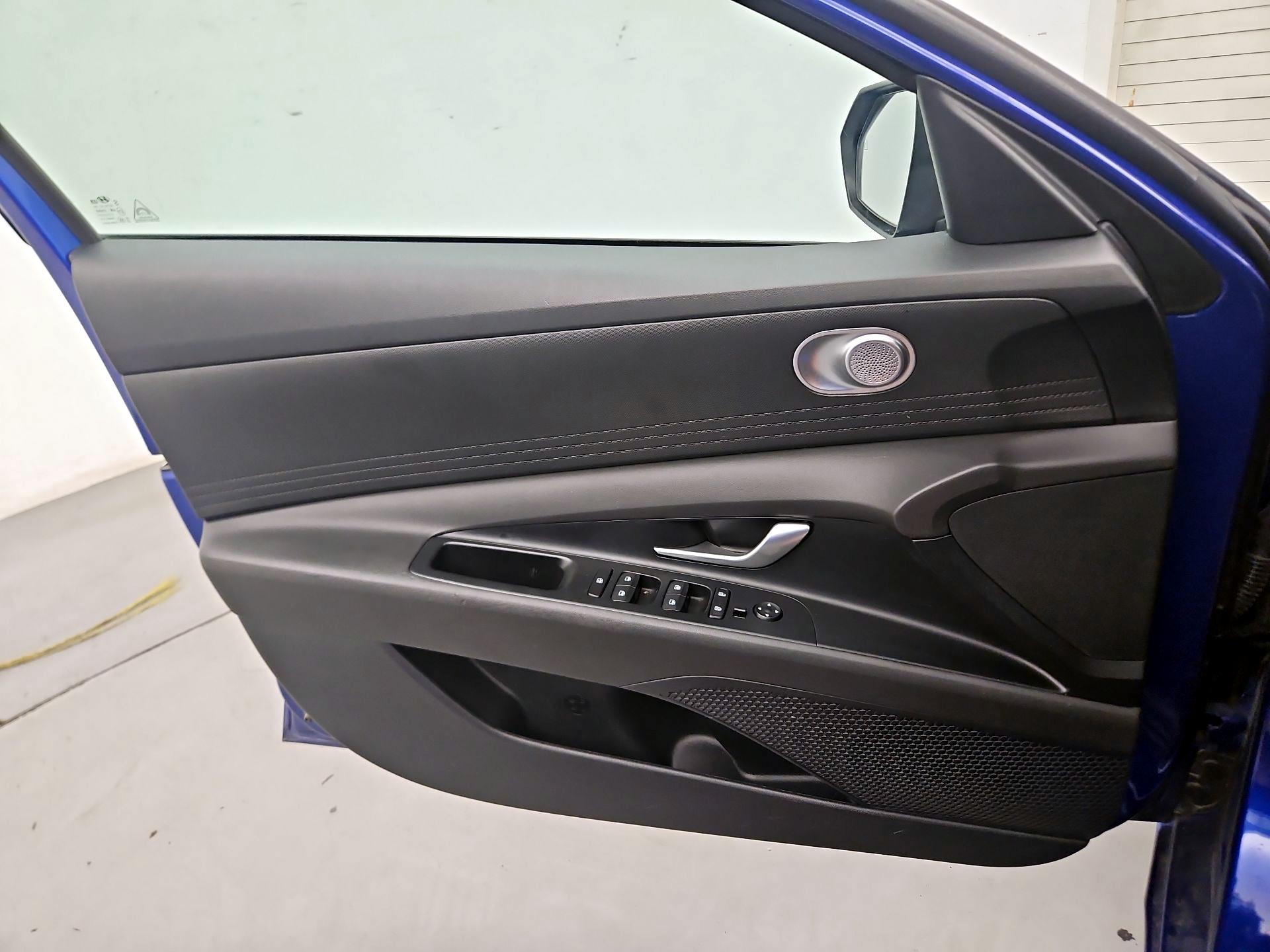 Thumbnail: 2023 Hyundai Elantra - 12