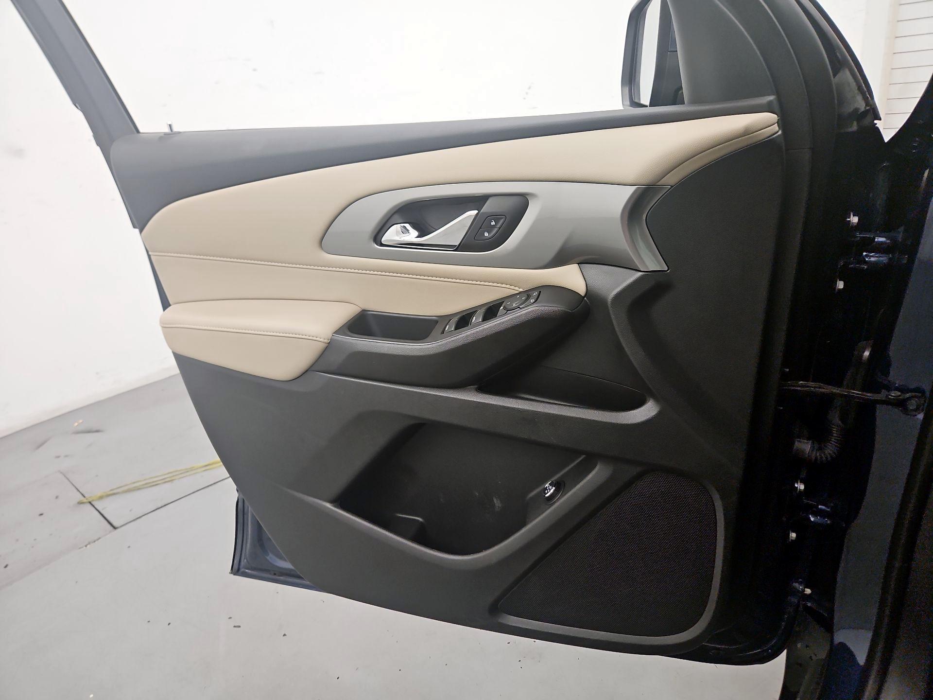 Thumbnail: 2023 Chevrolet Traverse - 12