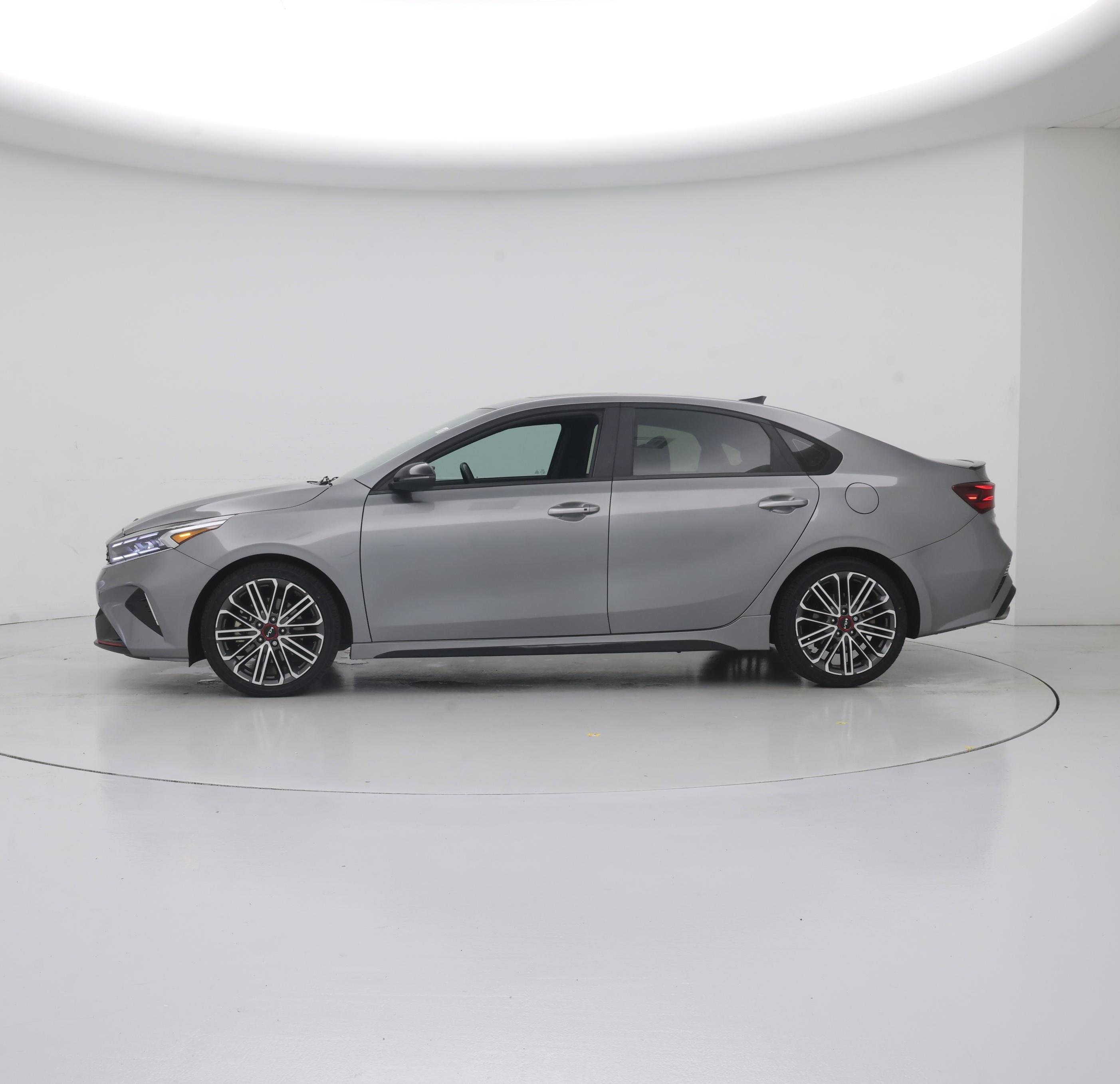 Thumbnail: 2023 Kia Forte - 3