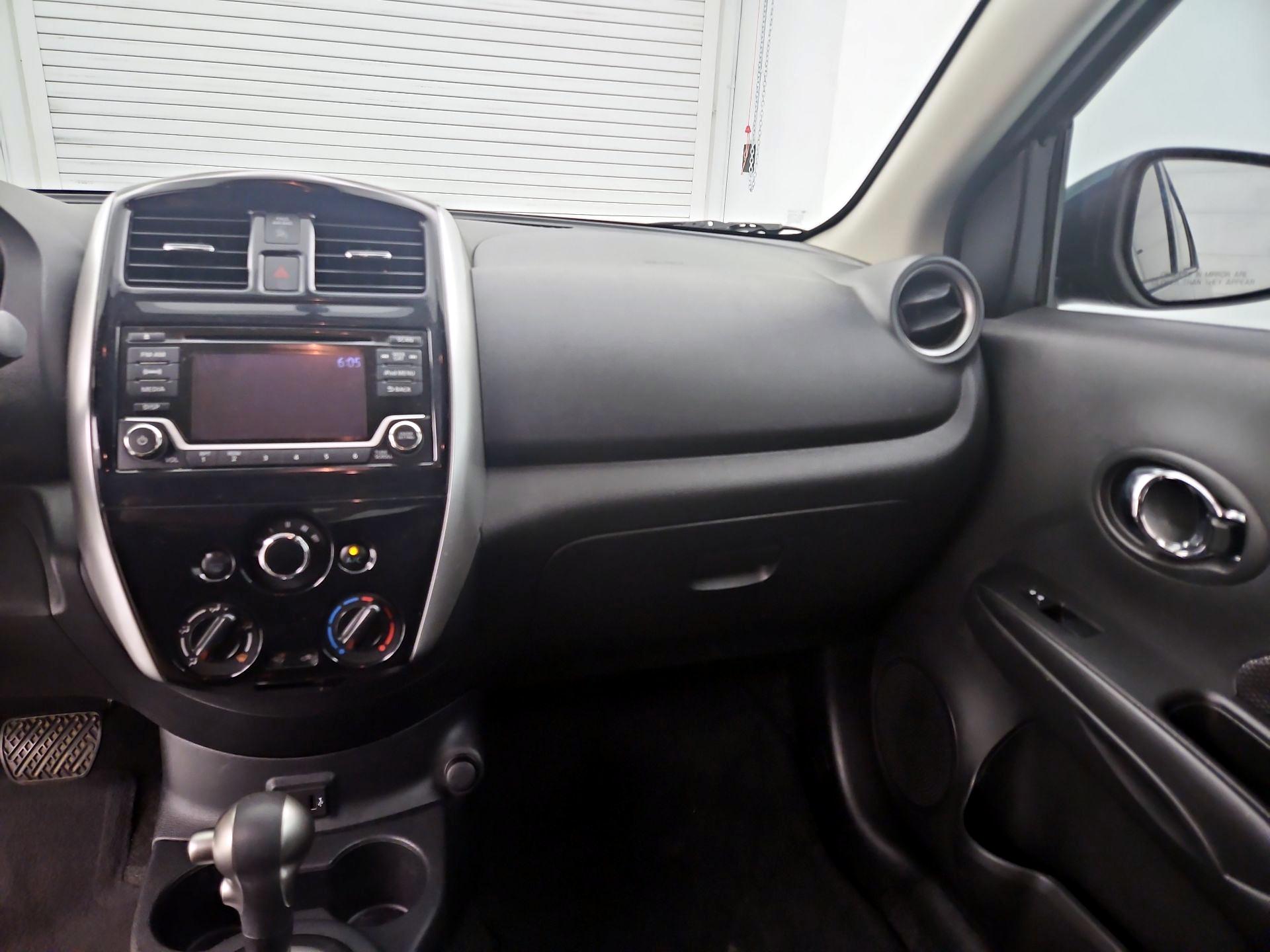 Thumbnail: 2017 Nissan Versa - 9