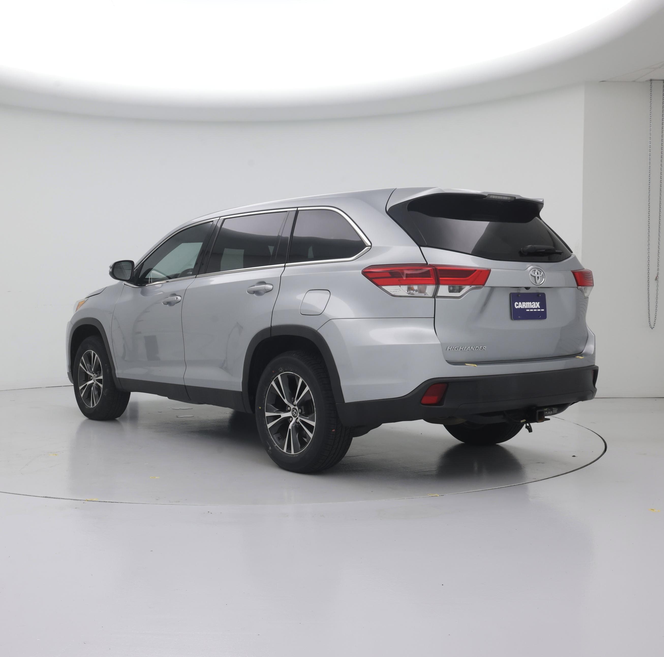 Thumbnail: 2019 Toyota Highlander - 2