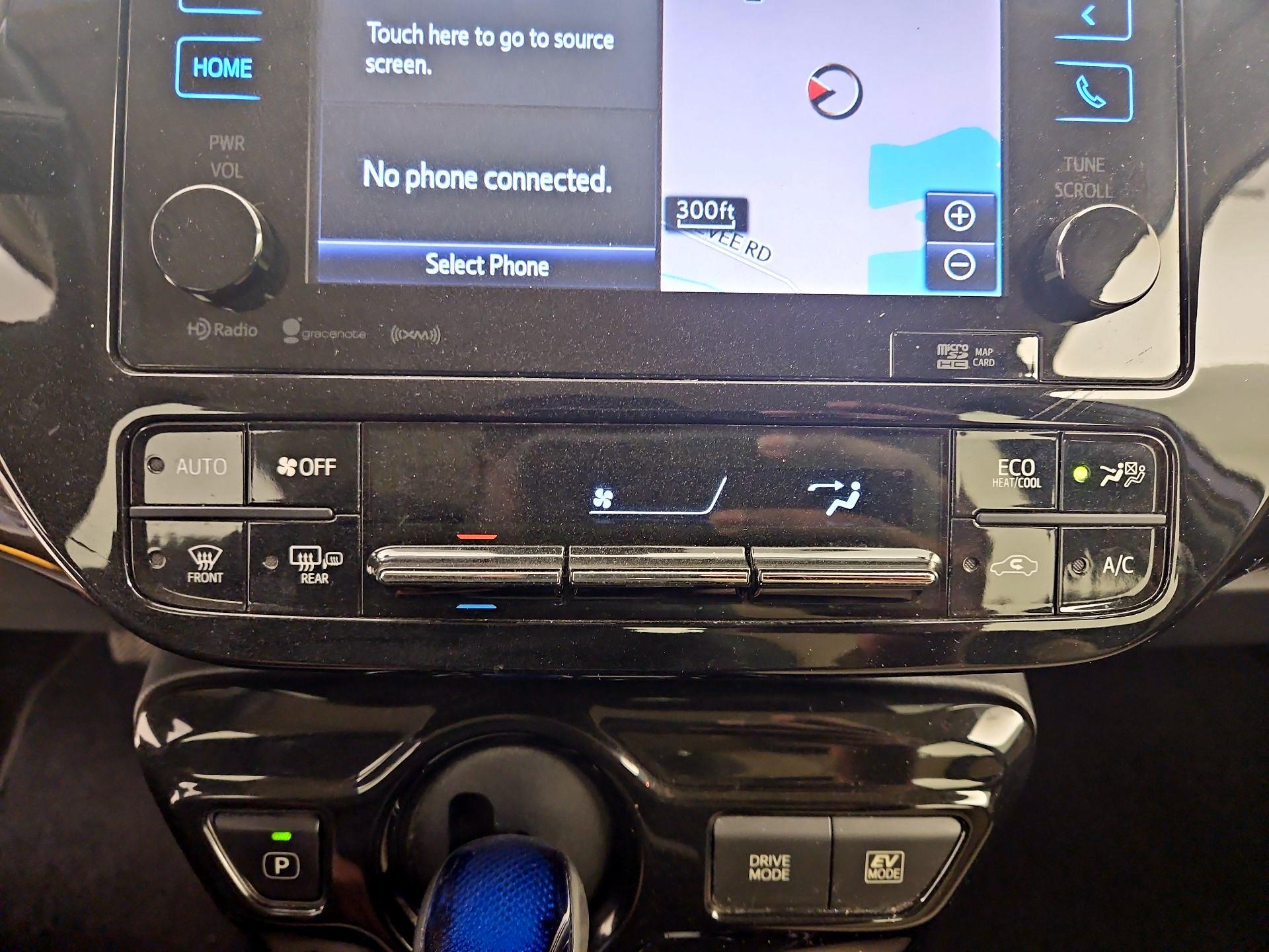 Thumbnail: 2017 Toyota Prius - 17