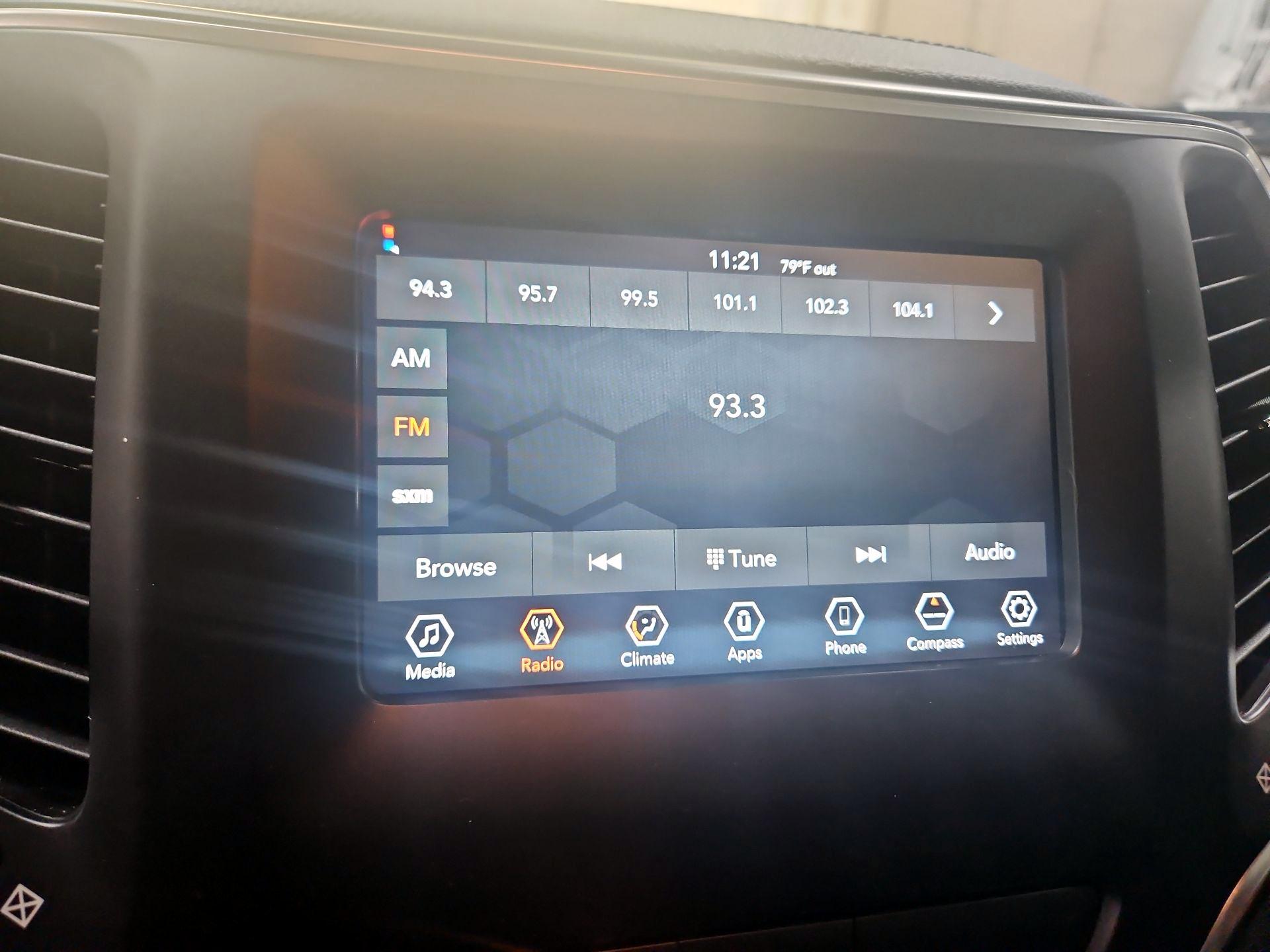 Thumbnail: 2019 Jeep Cherokee - 14