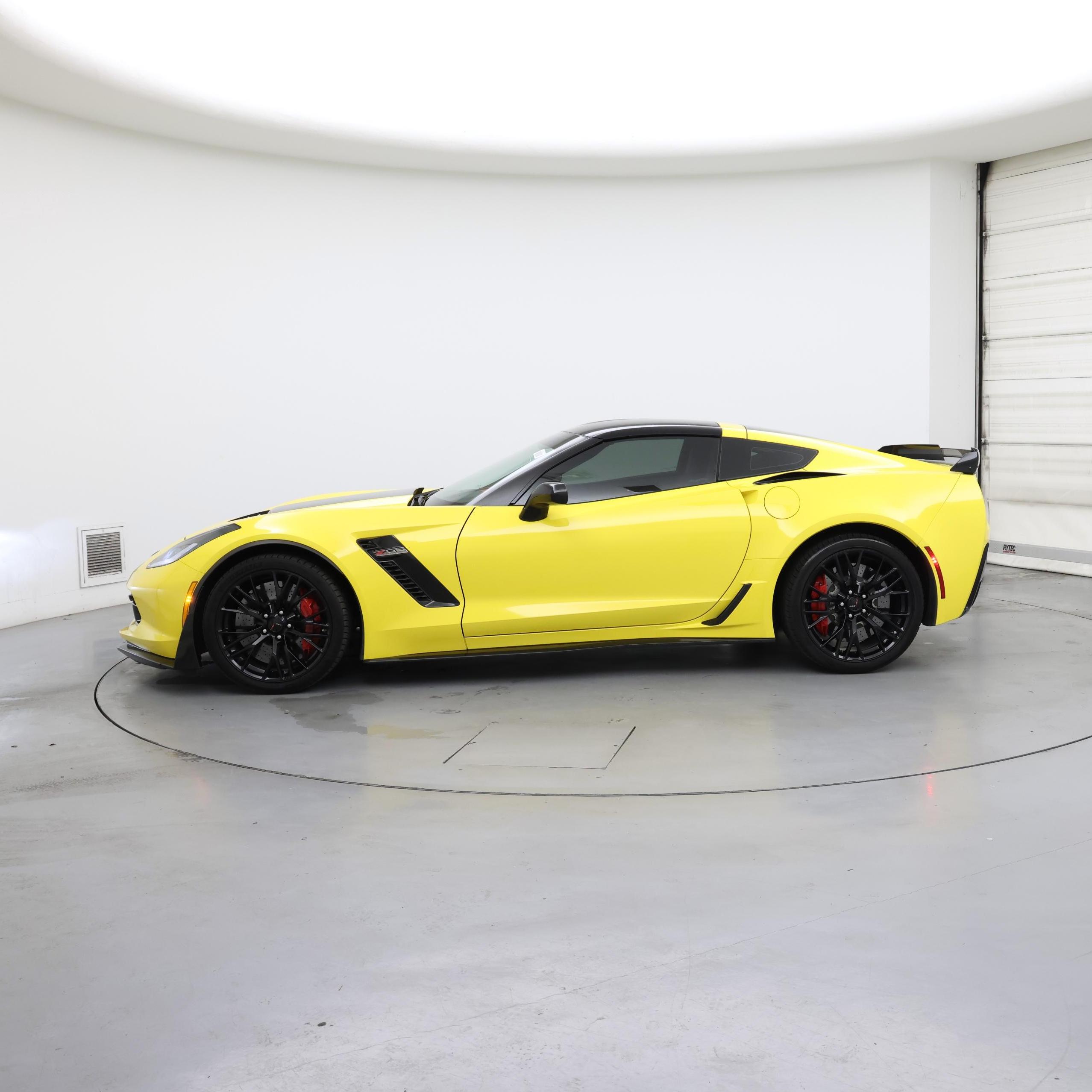 Thumbnail: 2016 Chevrolet Corvette - 3