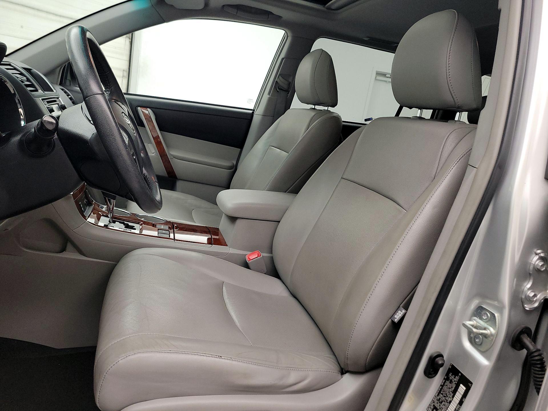 Thumbnail: 2013 Toyota Highlander - 11
