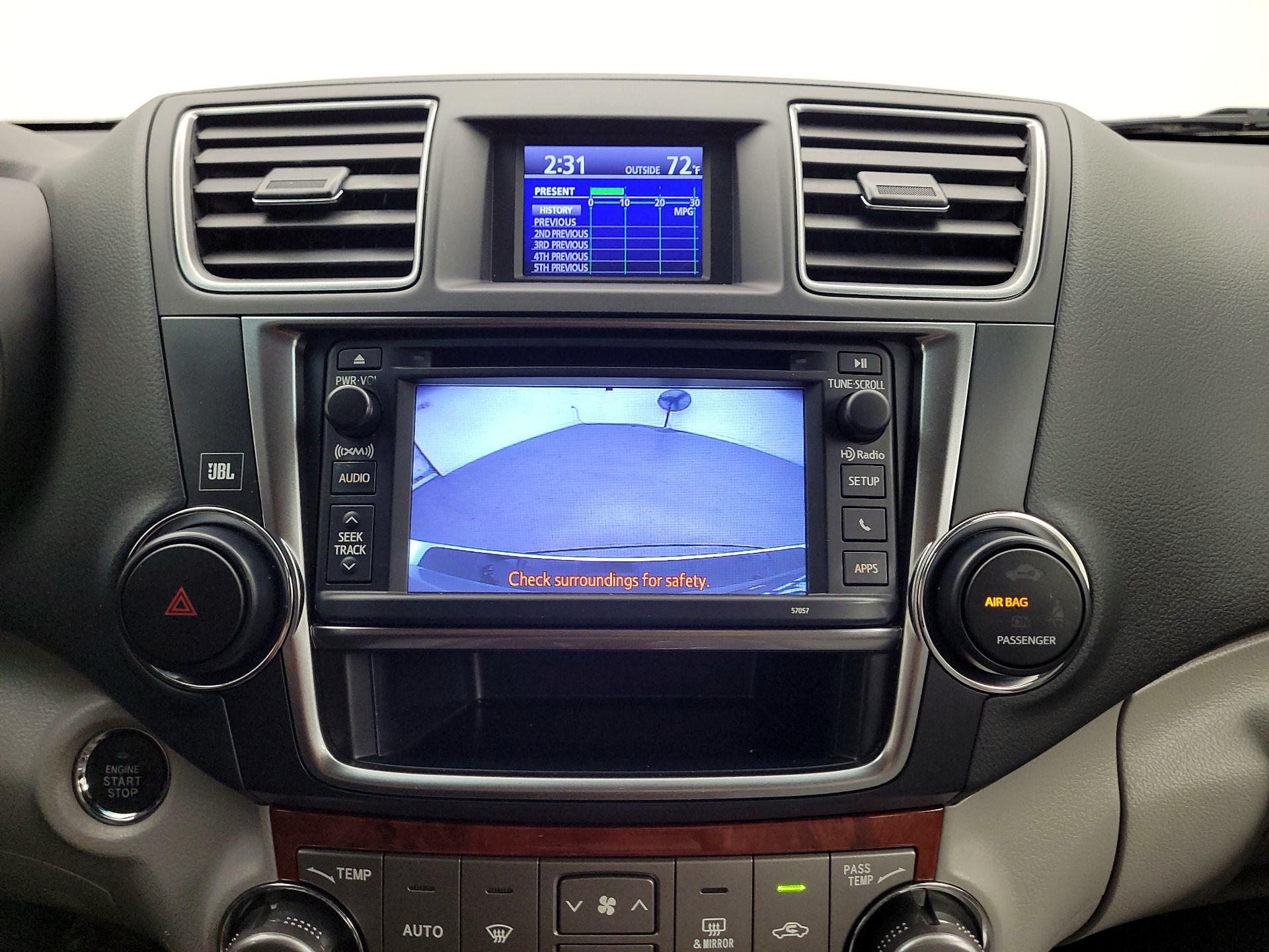 Thumbnail: 2013 Toyota Highlander - 14
