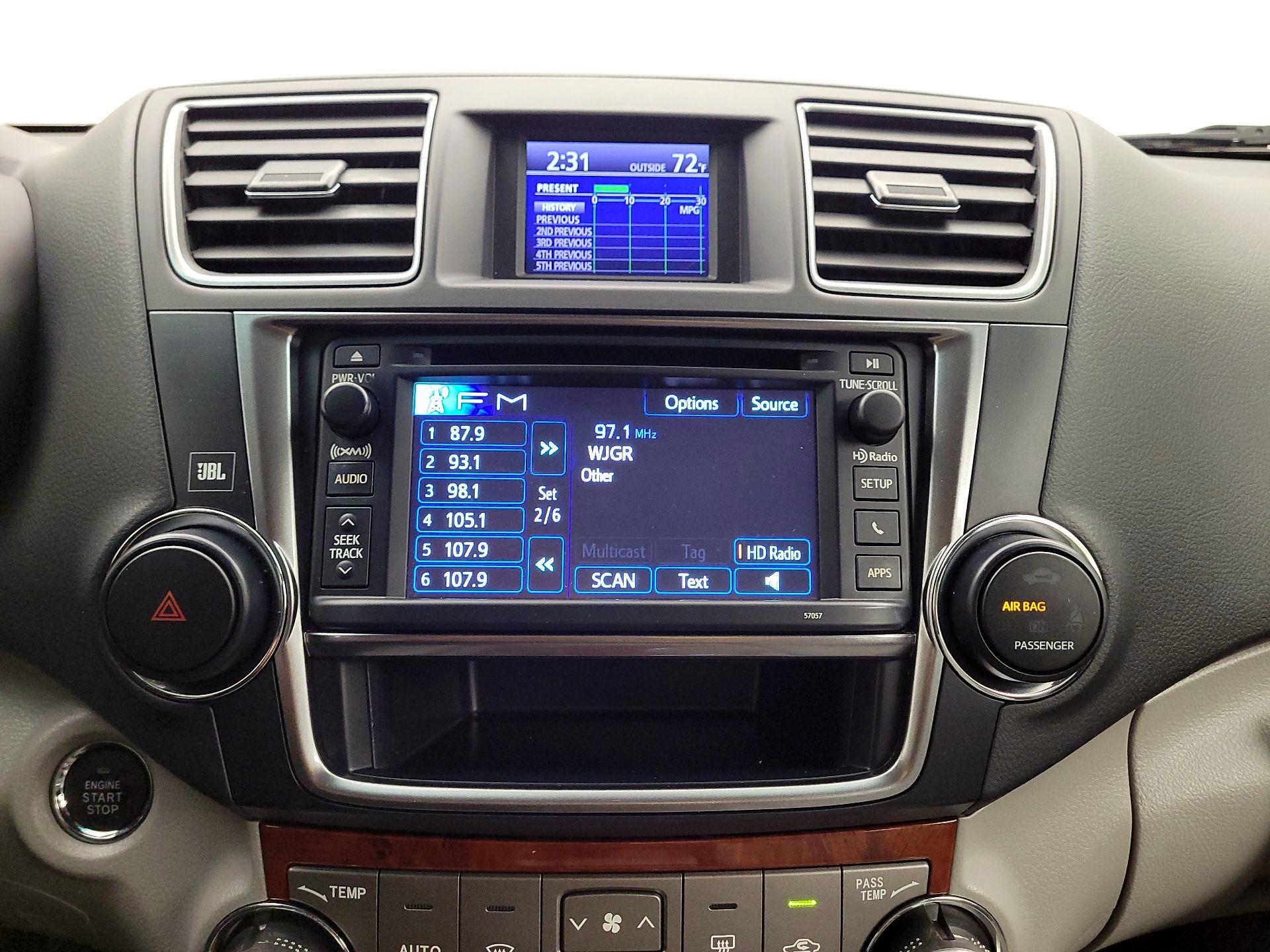 Thumbnail: 2013 Toyota Highlander - 15