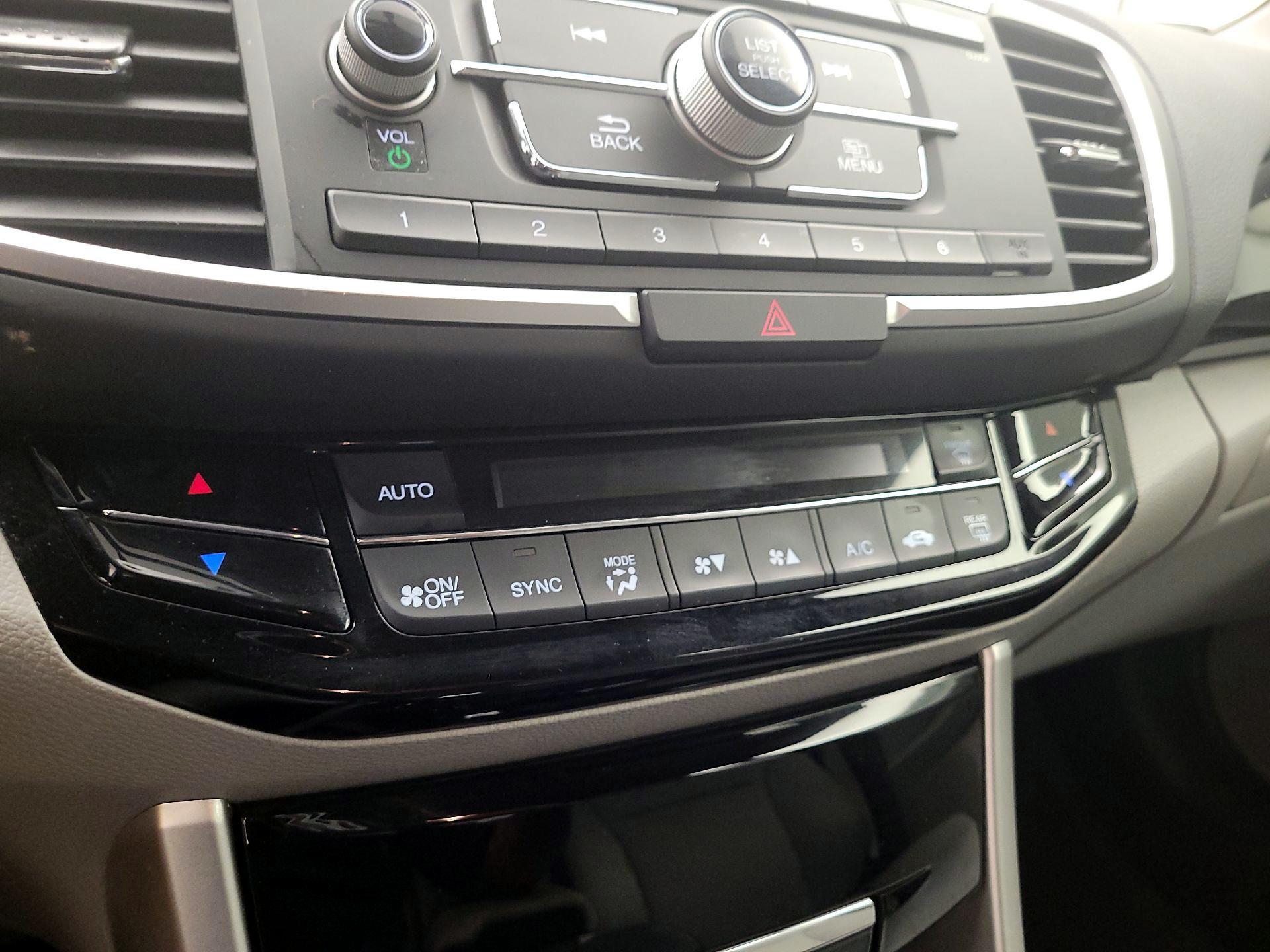 Thumbnail: 2016 Honda Accord - 14