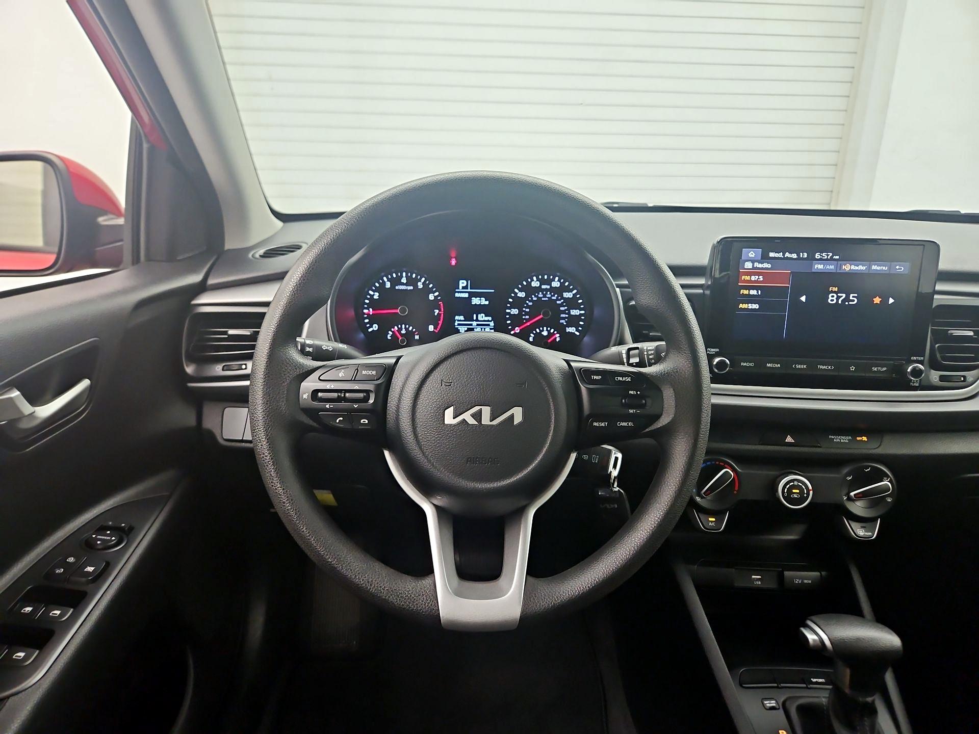 Thumbnail: 2022 Kia Rio - 10